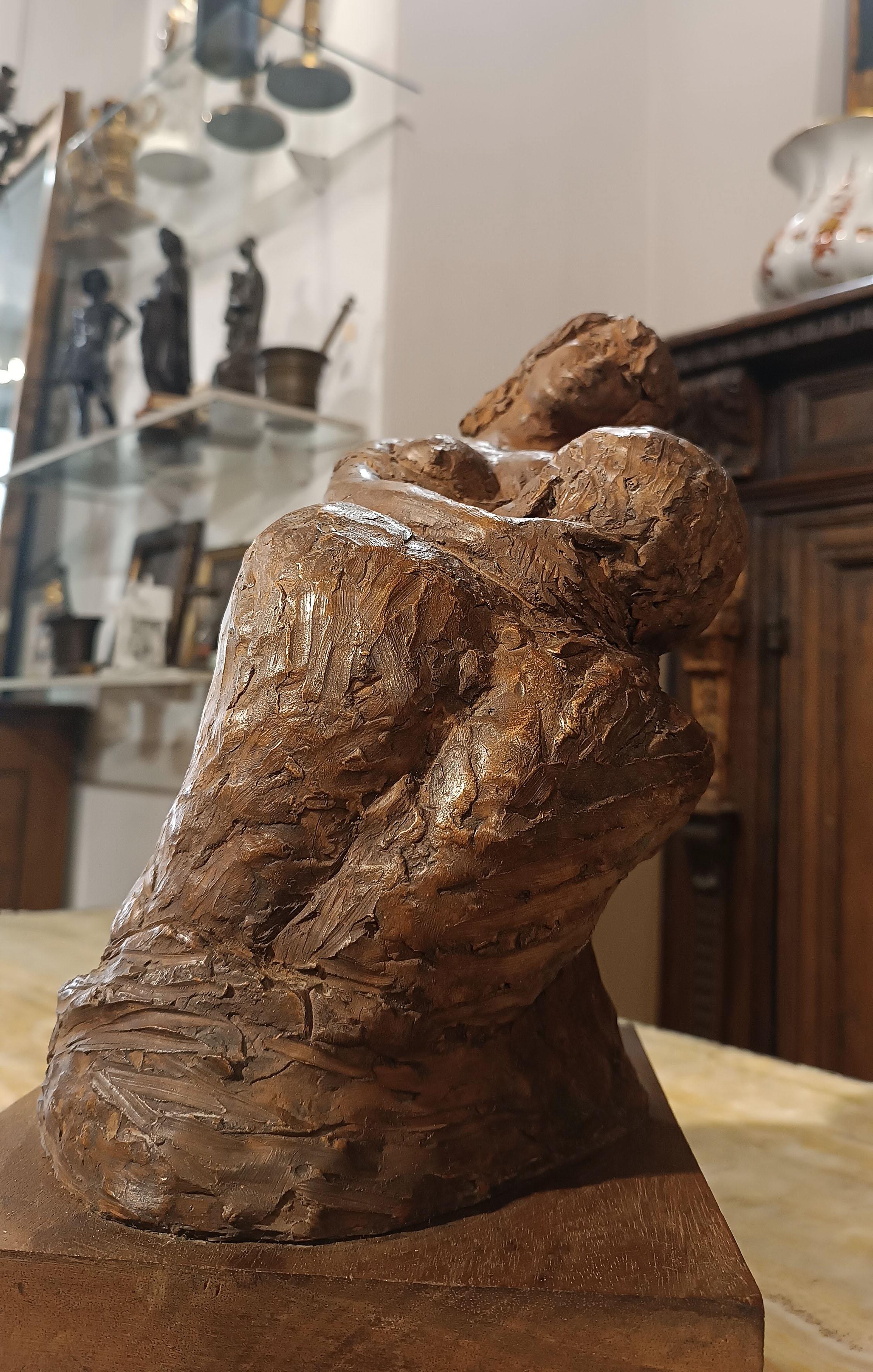 20th Century 20th CENTURY SCULPTURE “LOVE'S EMBRACE” in vendita