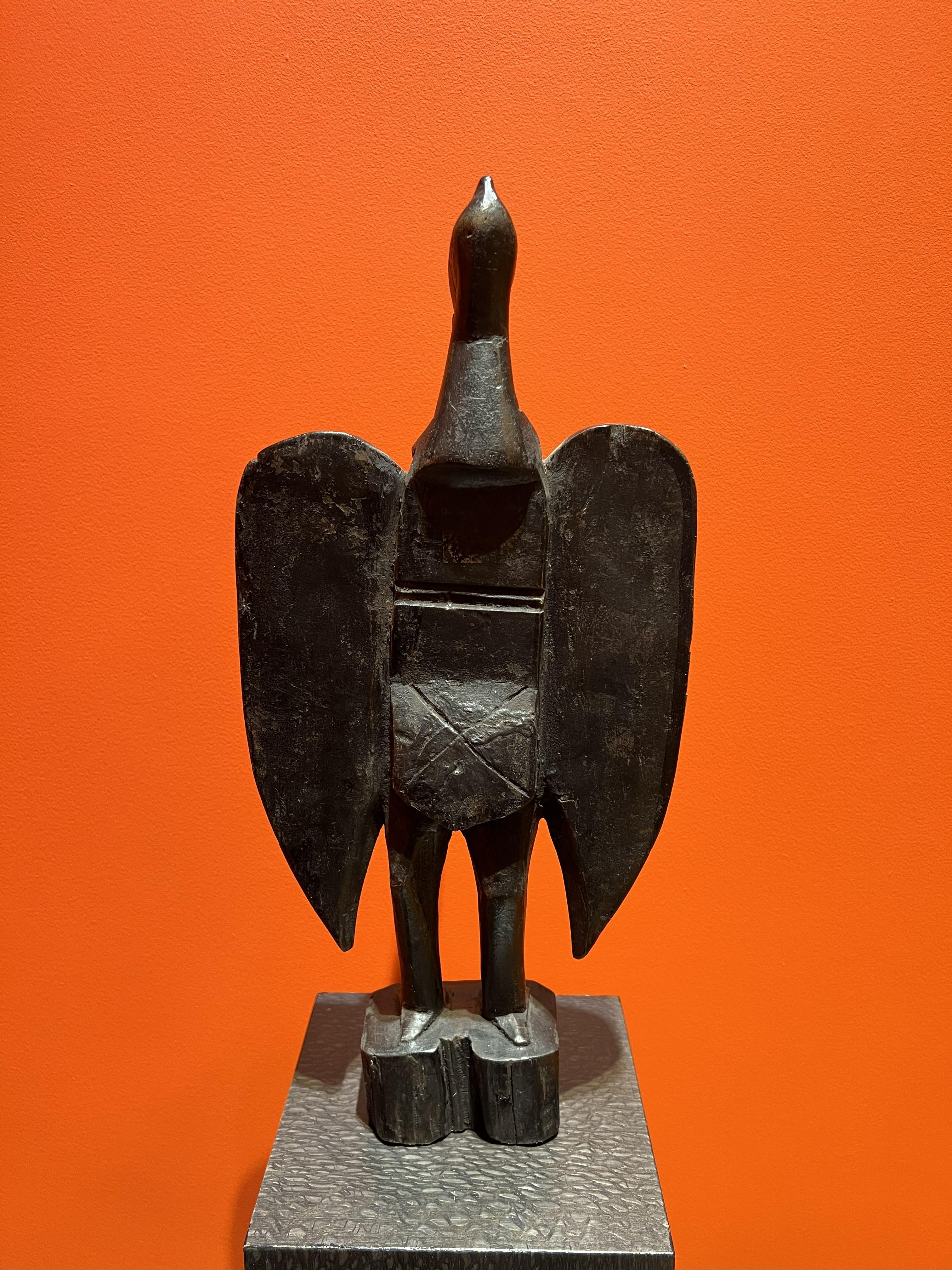 Estatua de Pájaro Senufo o Cálao del Siglo XX Madera Tallada Porpianong África Occidental en venta 1