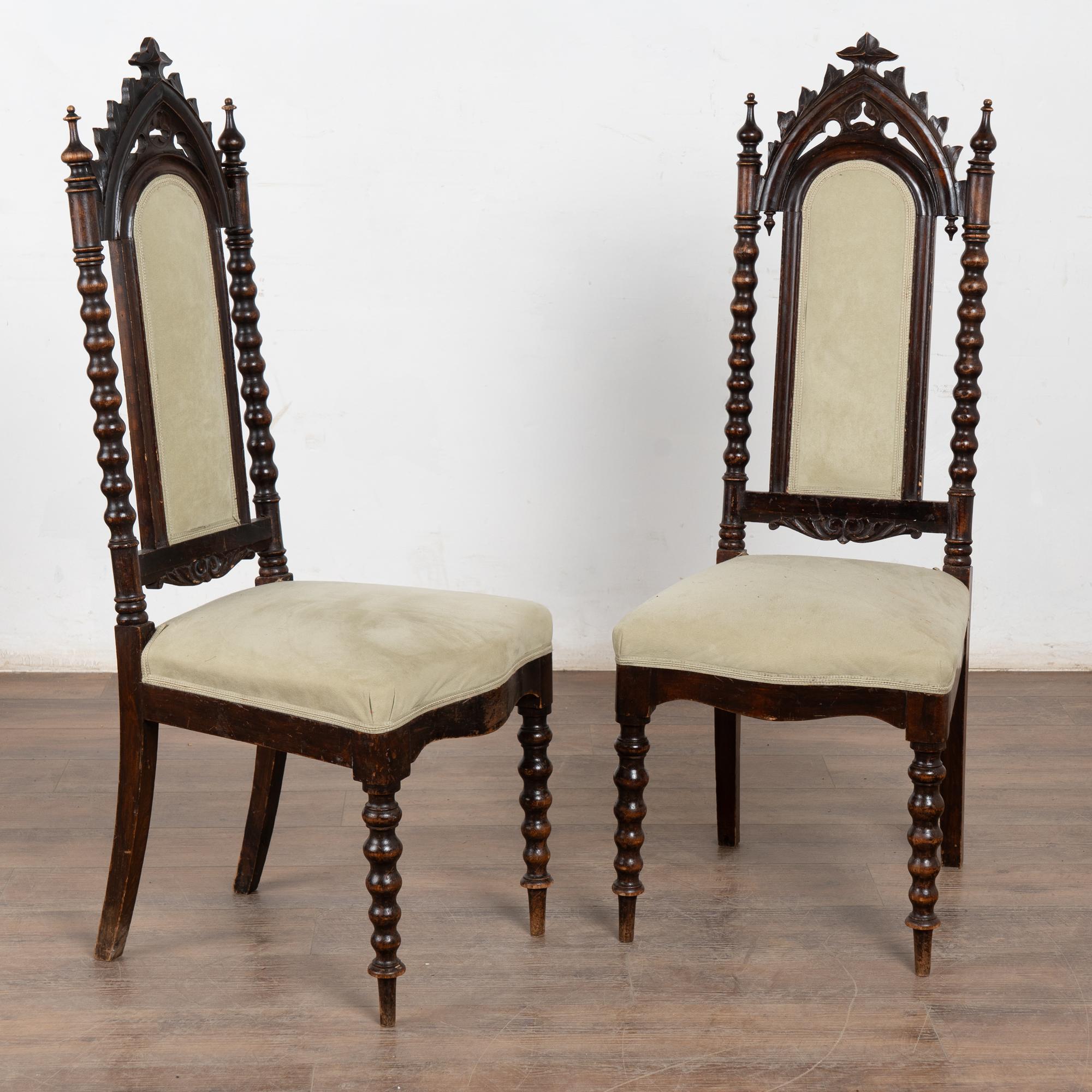 Set di 12 sedie da pranzo gotiche in Oak del XX secolo, Svezia in vendita 5