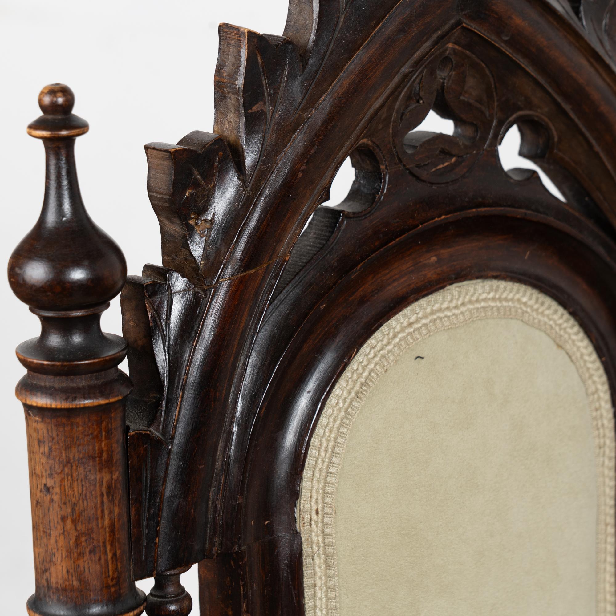 Set di 12 sedie da pranzo gotiche in Oak del XX secolo, Svezia in vendita 6