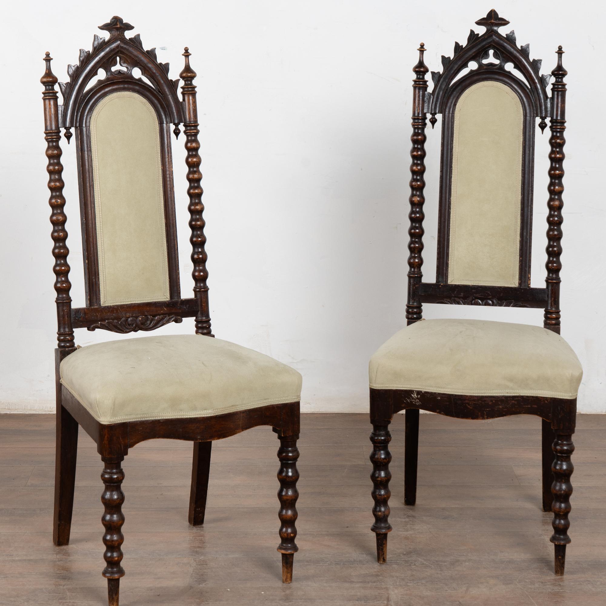 Set di 12 sedie da pranzo gotiche in Oak del XX secolo, Svezia in vendita 8