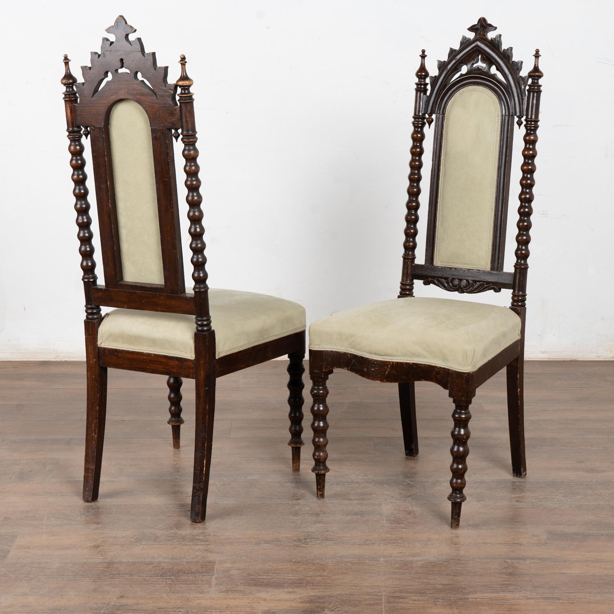 Set di 12 sedie da pranzo gotiche in Oak del XX secolo, Svezia in vendita 9