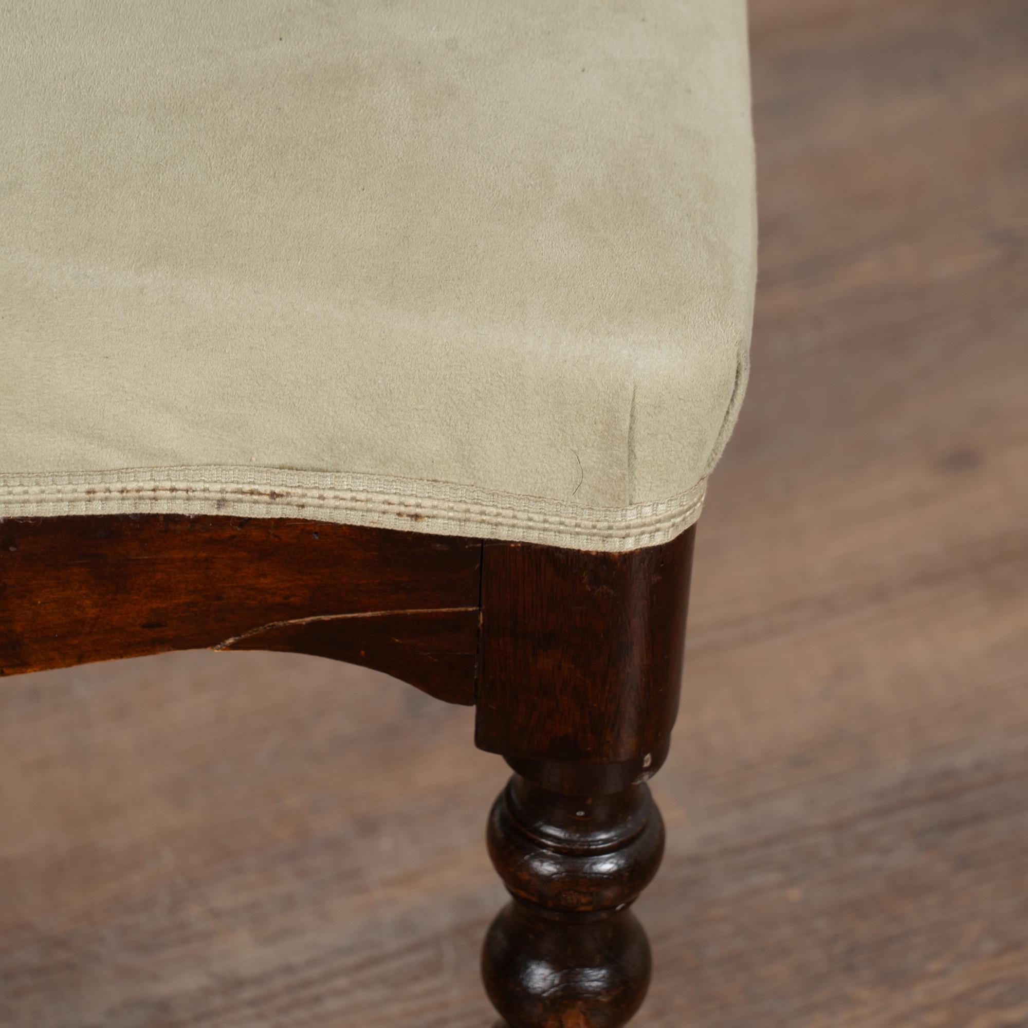 XIX secolo Set di 12 sedie da pranzo gotiche in Oak del XX secolo, Svezia in vendita