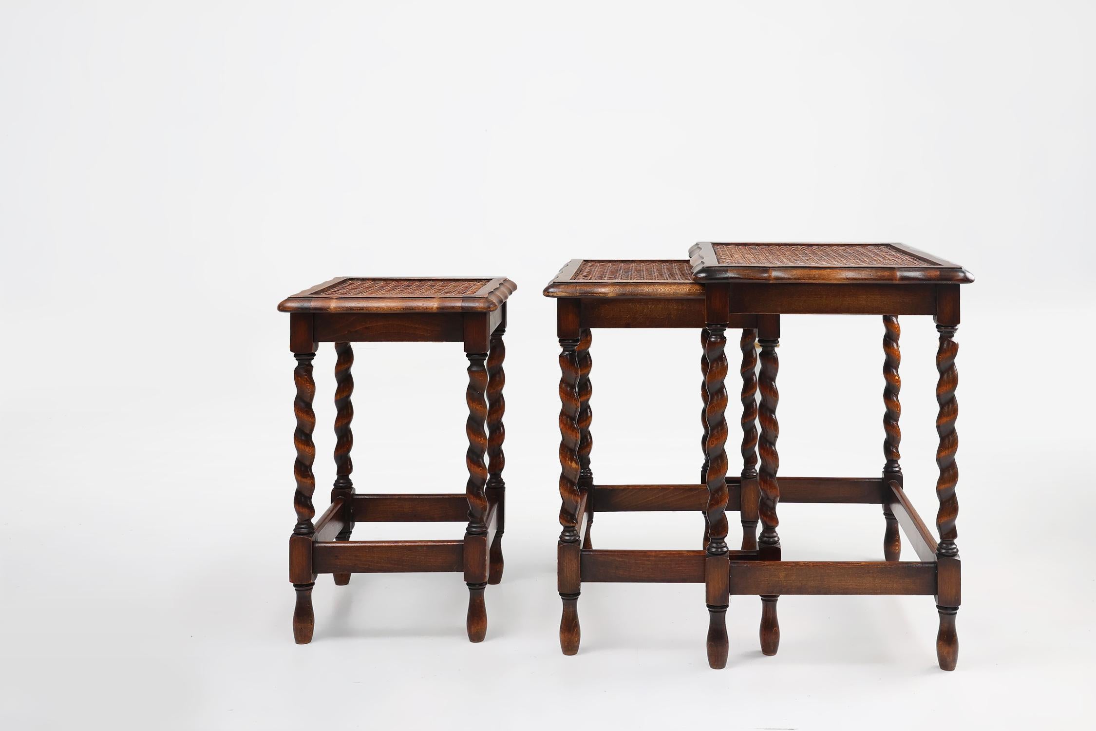 Mid-Century Modern 20th Century set of 3 oak and rattan nesting tables For Sale
