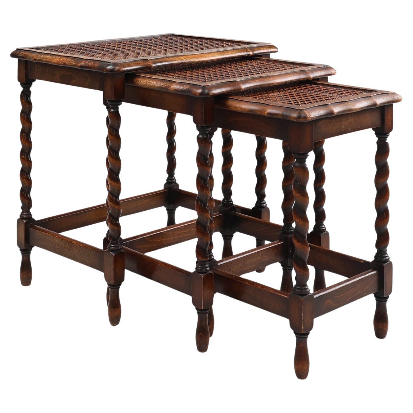 20th Century set of 3 oak and rattan nesting tables For Sale