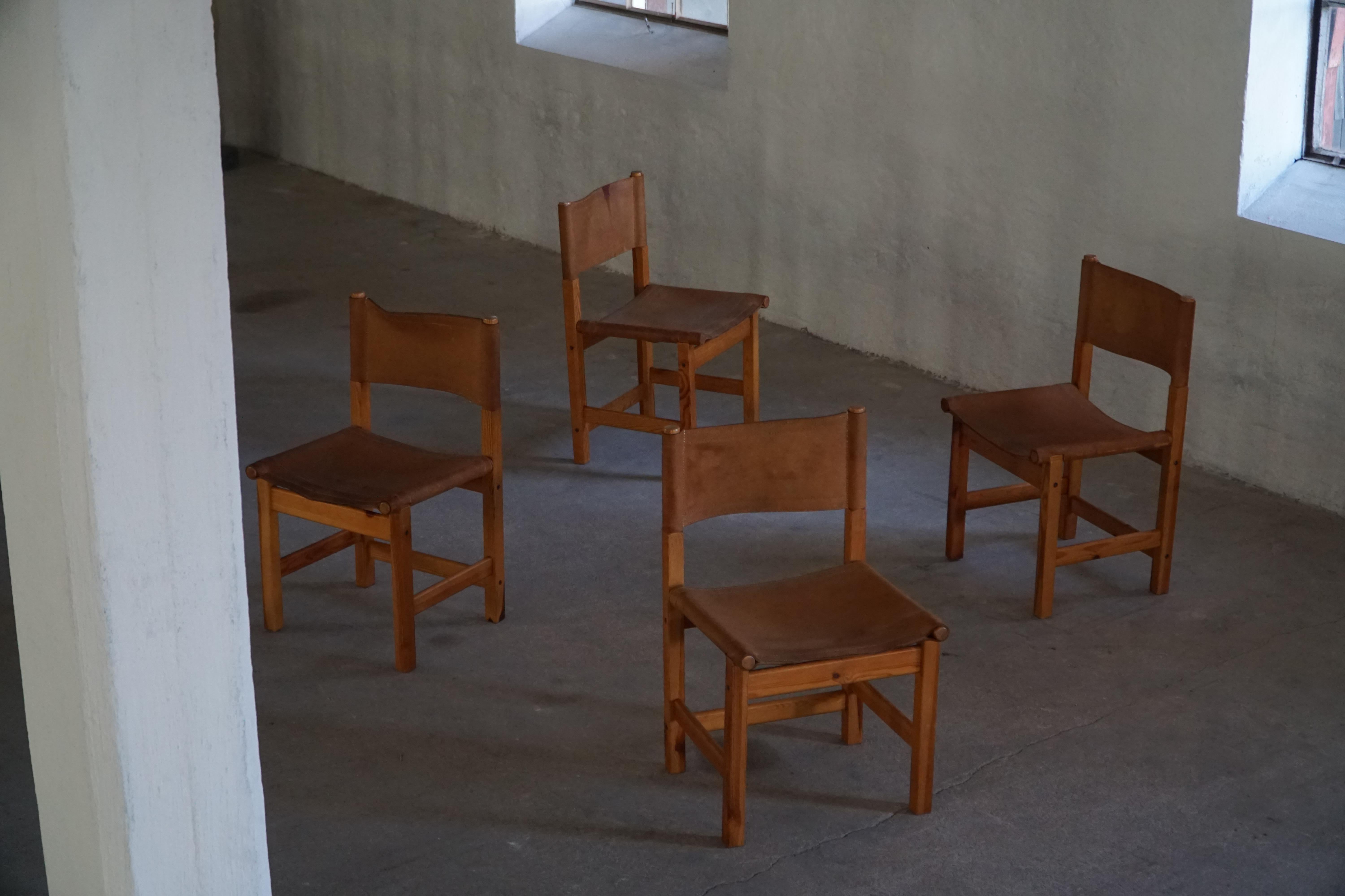 Scandinave moderne 20e siècle, Ensemble de 4 chaises de salle à manger 