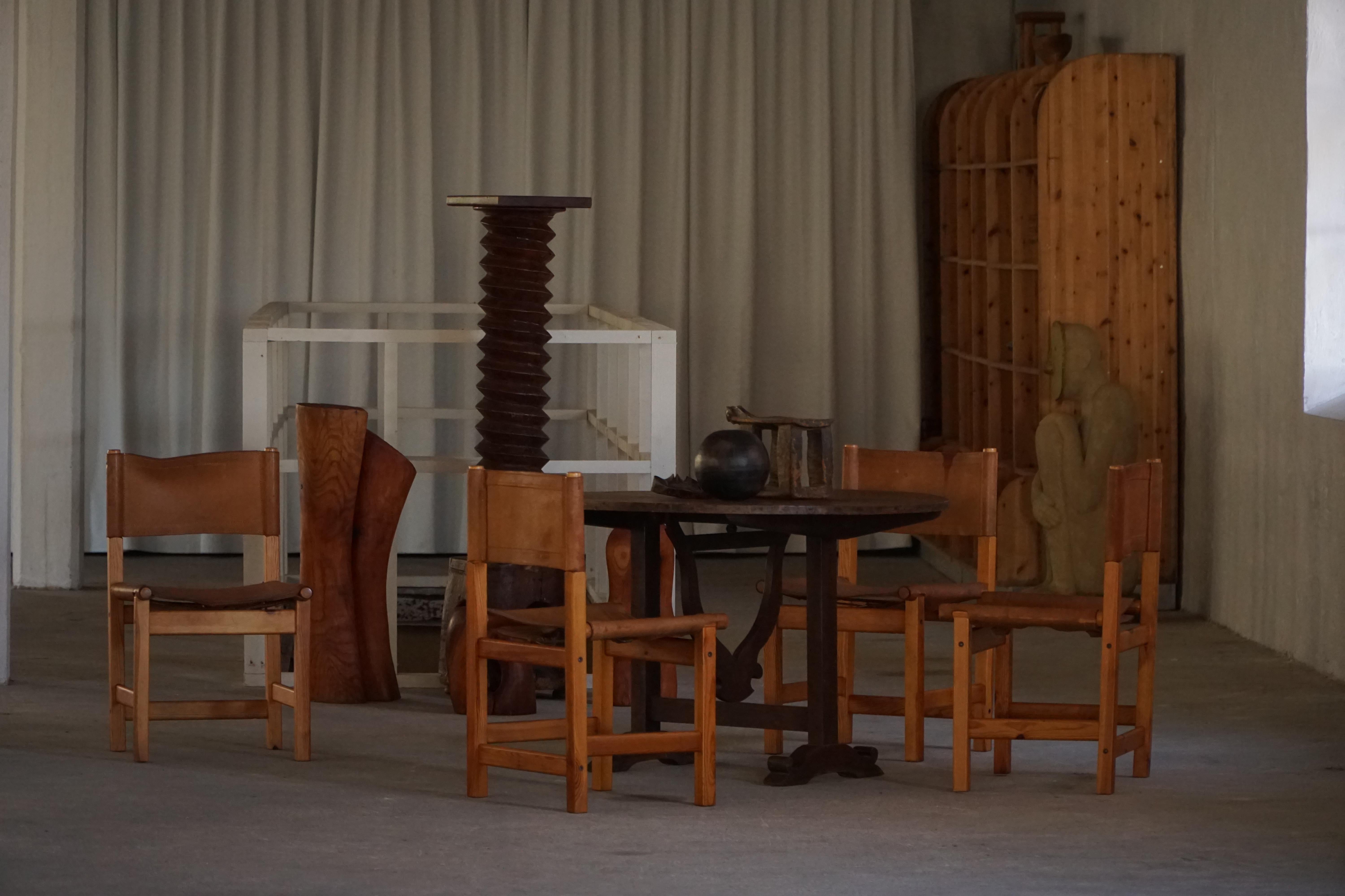 Suédois 20e siècle, Ensemble de 4 chaises de salle à manger 