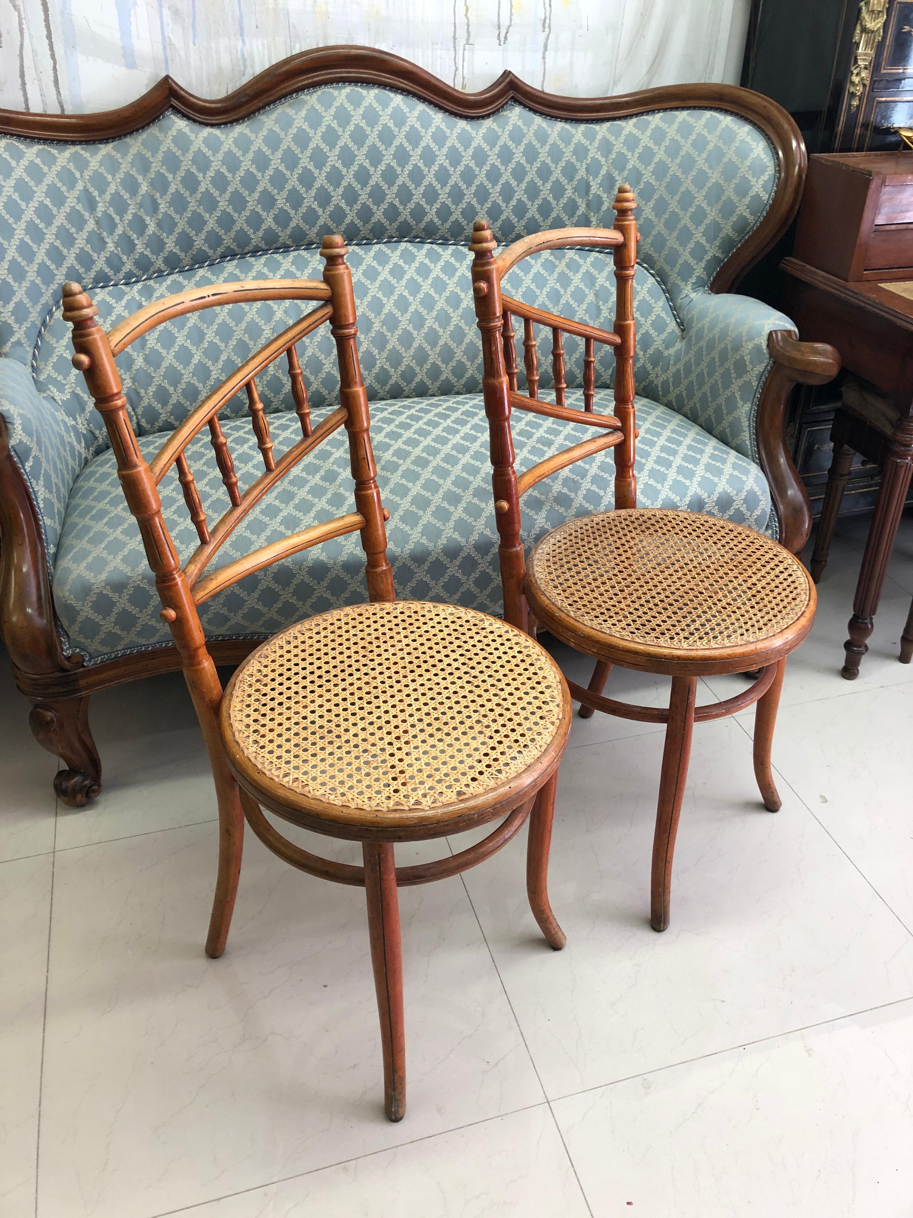 Original Fischel set of five bentwood pieces including a bench, two armchairs and two chairs.
All of them are with original cane seats and are in very good condition.
Wien, circa 1920.