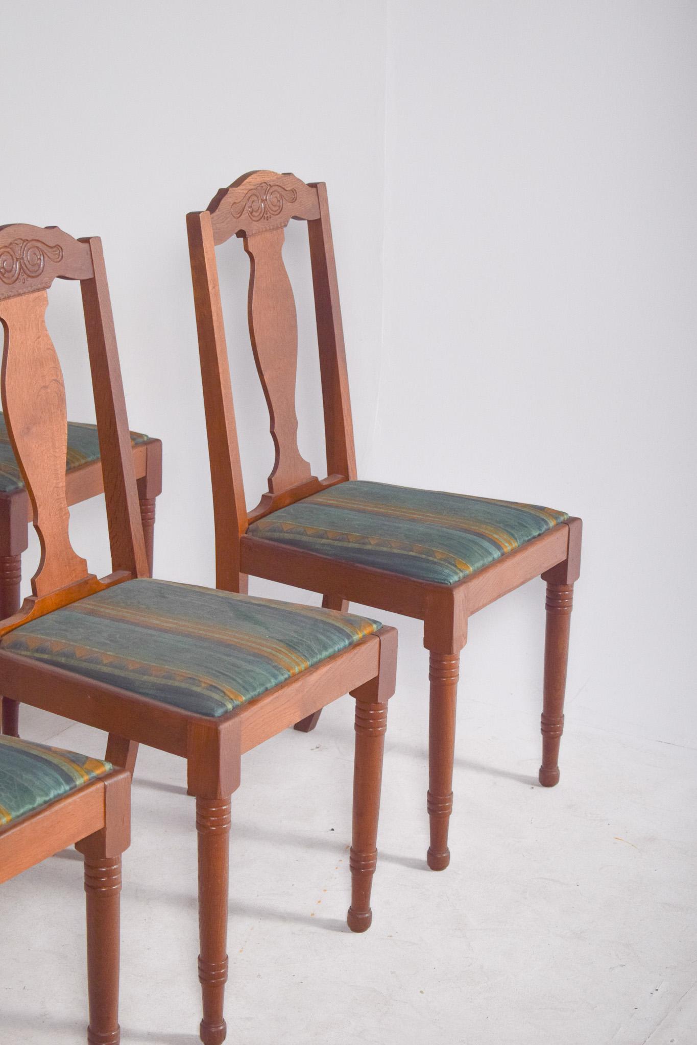 Siglo XX Conjunto de ocho sillas rústicas danesas de roble en Bueno estado para la venta en Lisboa, Lisboa