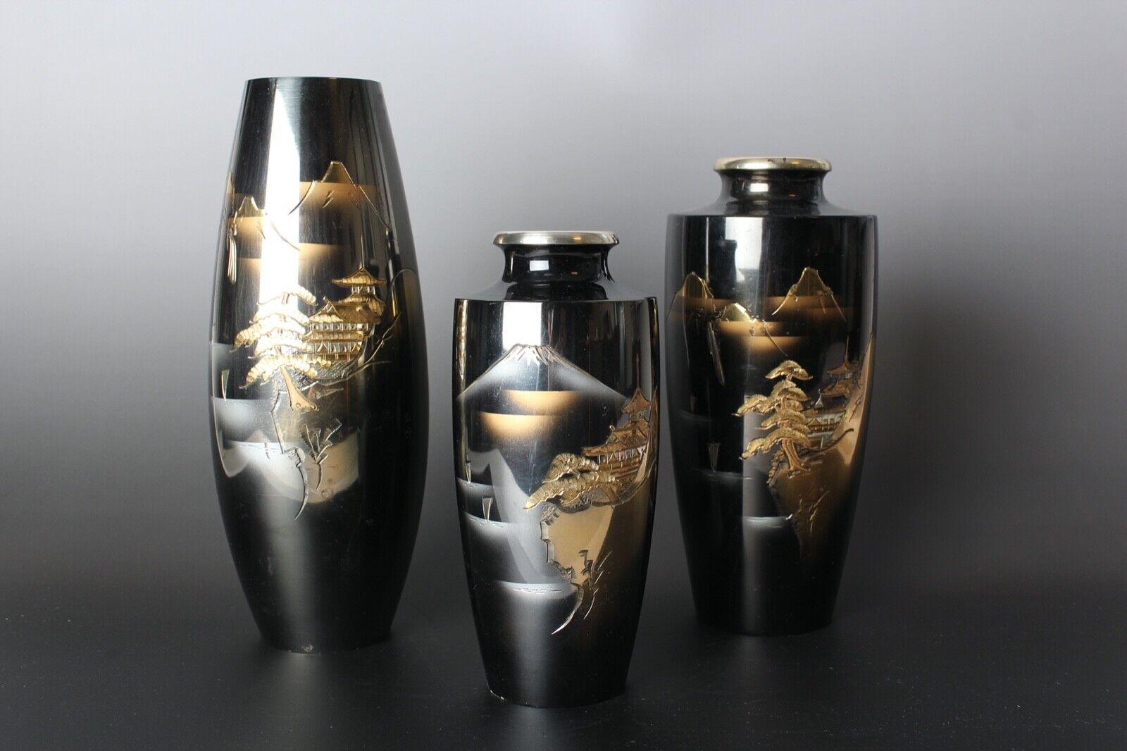 20th Century Set of Elegant Copper Vases with Alluring Designs For Sale 4
