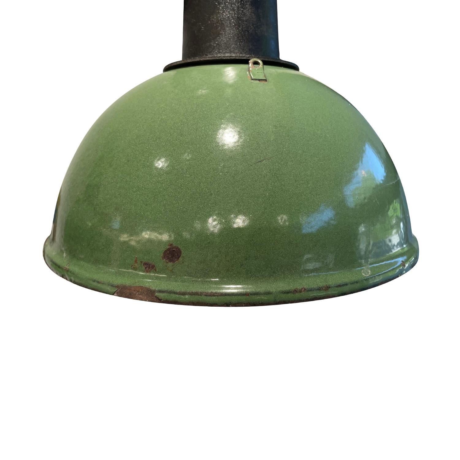 20th Century Set of Five Vintage French Industrial Green Metal Ceiling Lights For Sale 2