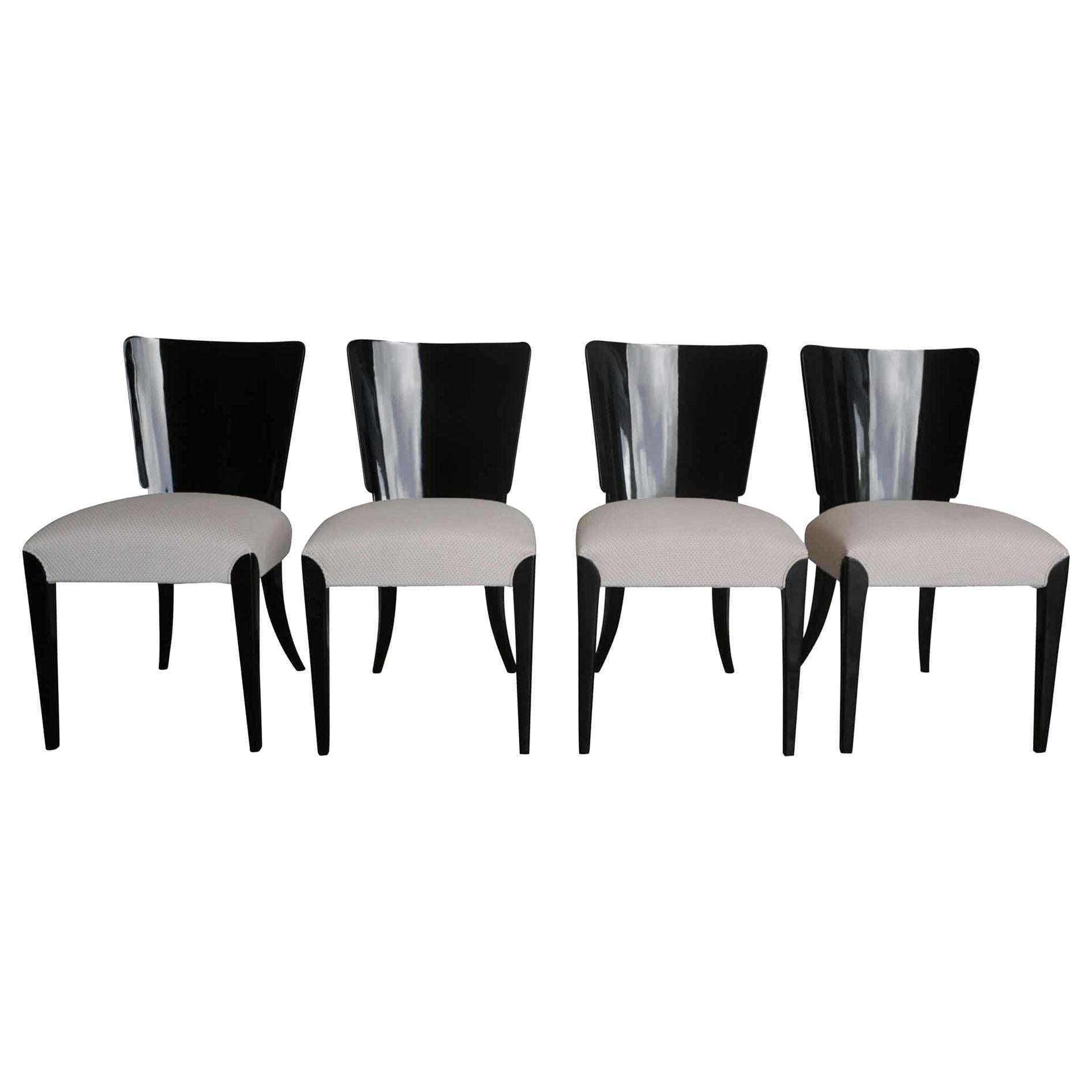 Ensemble de quatre chaises Art déco en ébène noir du 20ème siècle par Jindrich Halabala