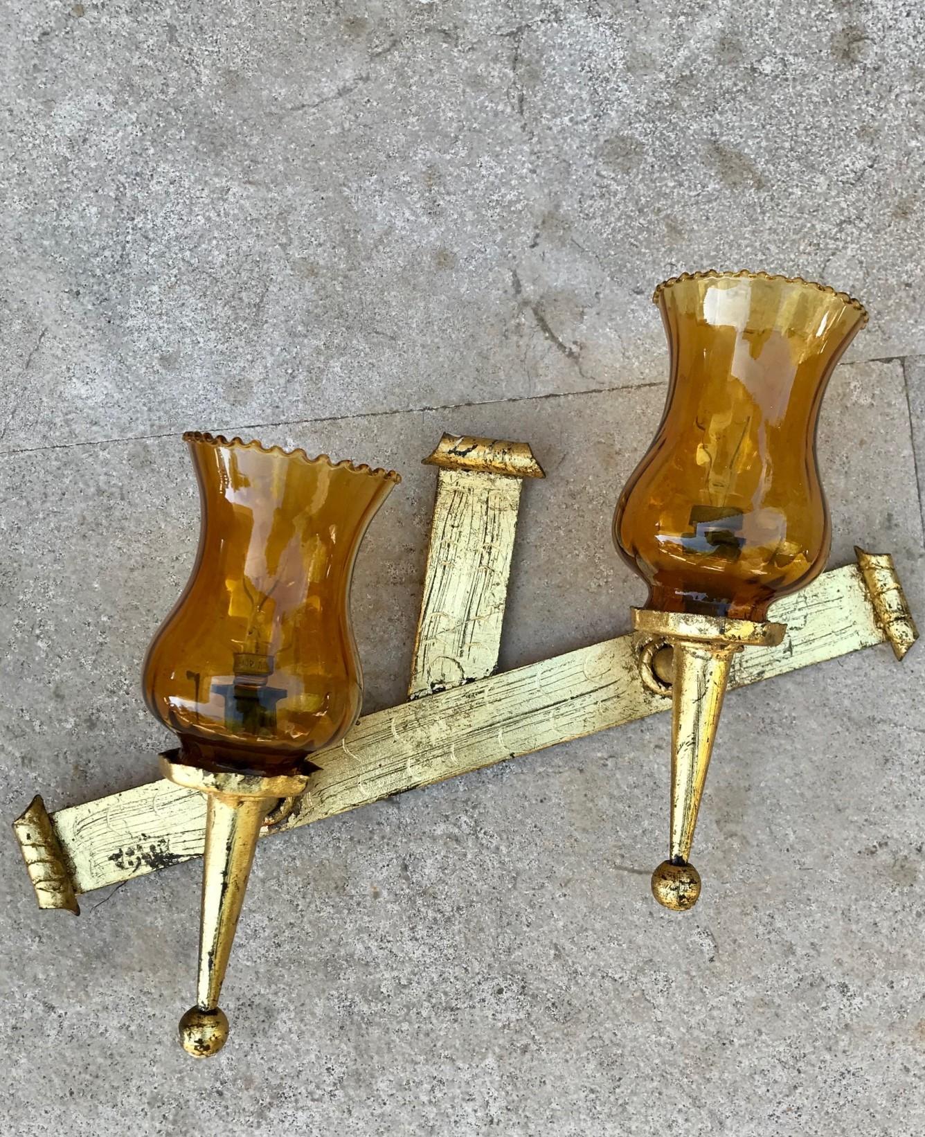 20th Century Set of French Decorative Gilt Wrought Iron Sconces For Sale 5