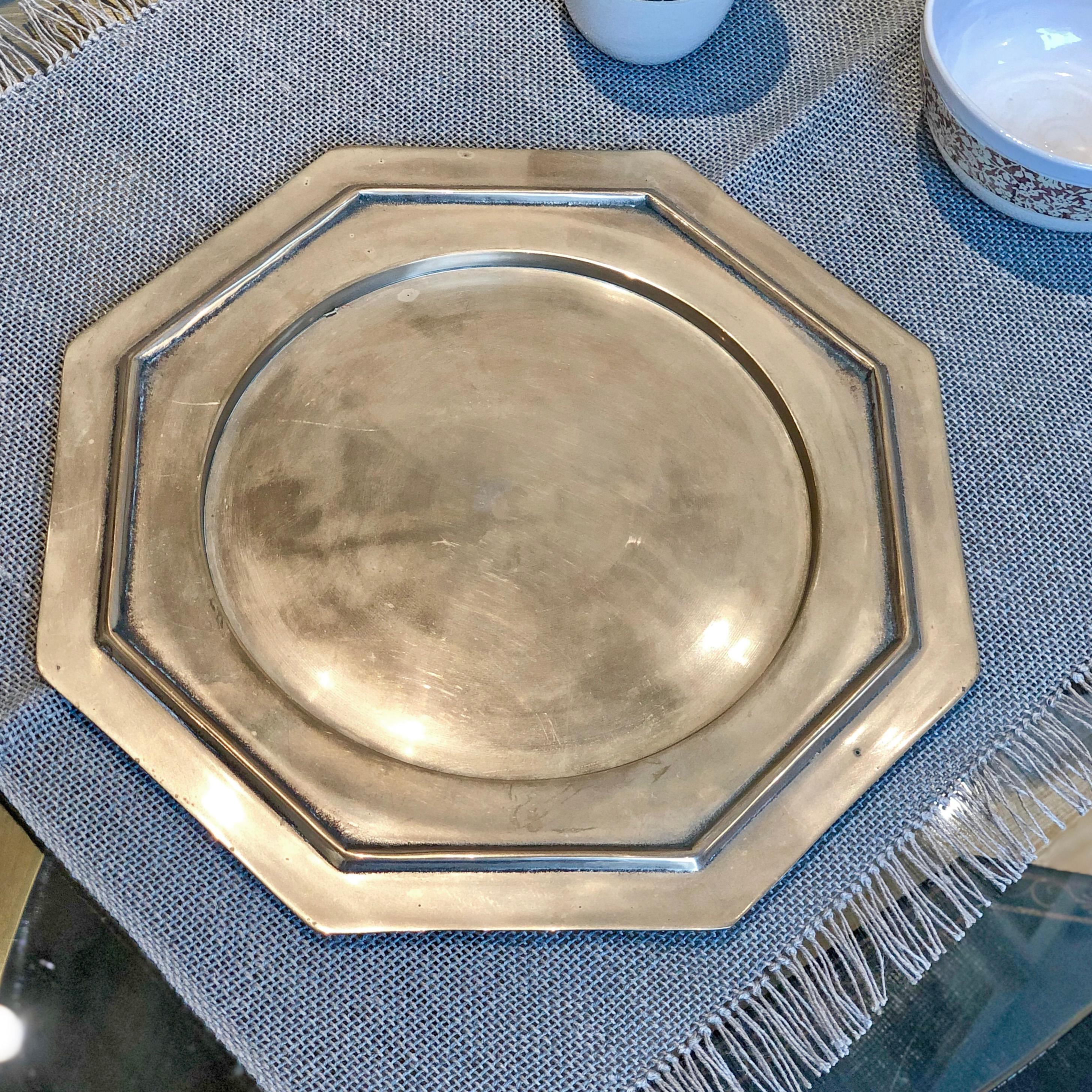 20th Century Set of Italian Brass Charger Plates In Good Condition For Sale In London, GB