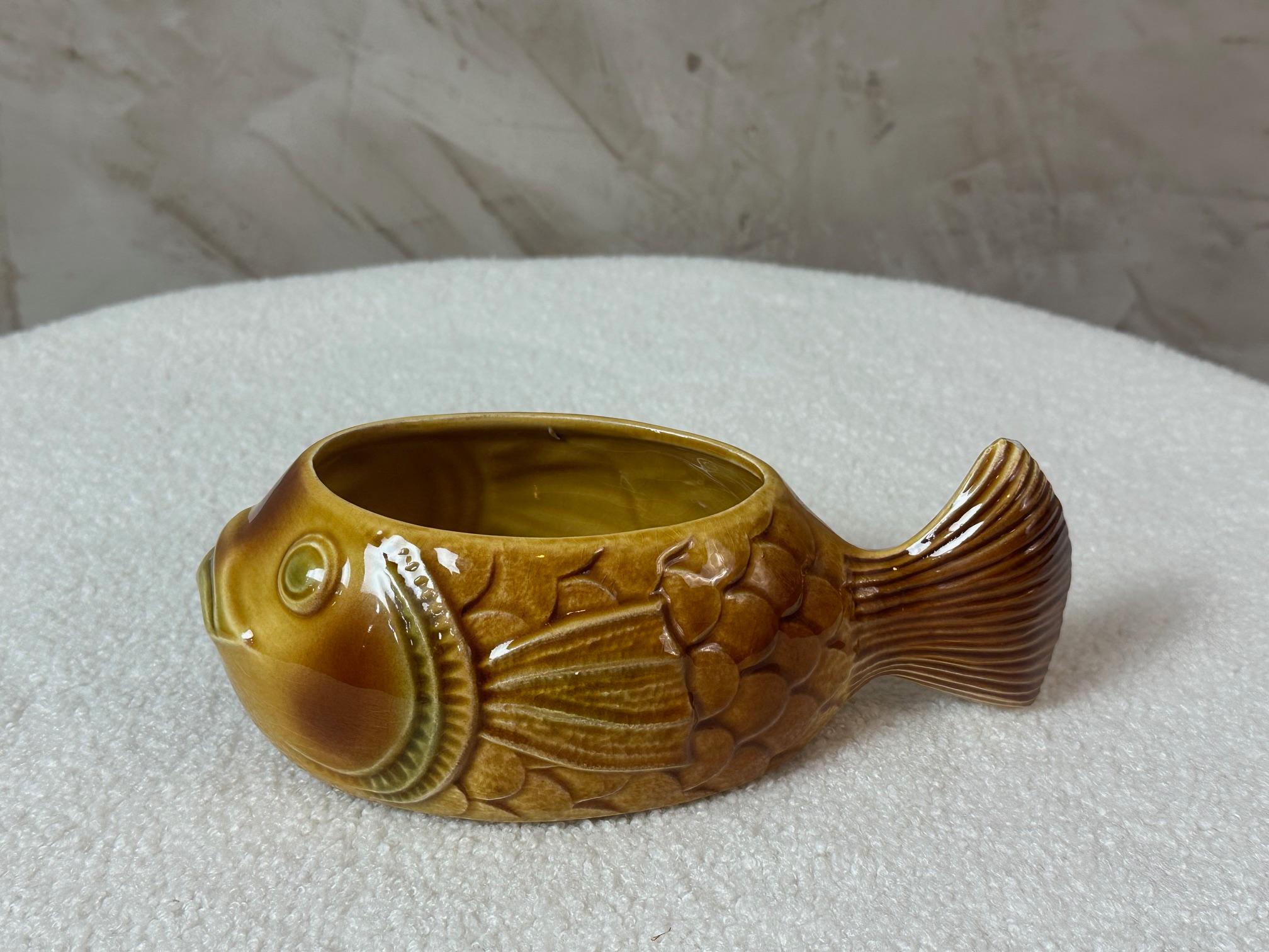 20th century Set of Sarreguemines Ceramic Fish Serveware, 1950s For Sale 6