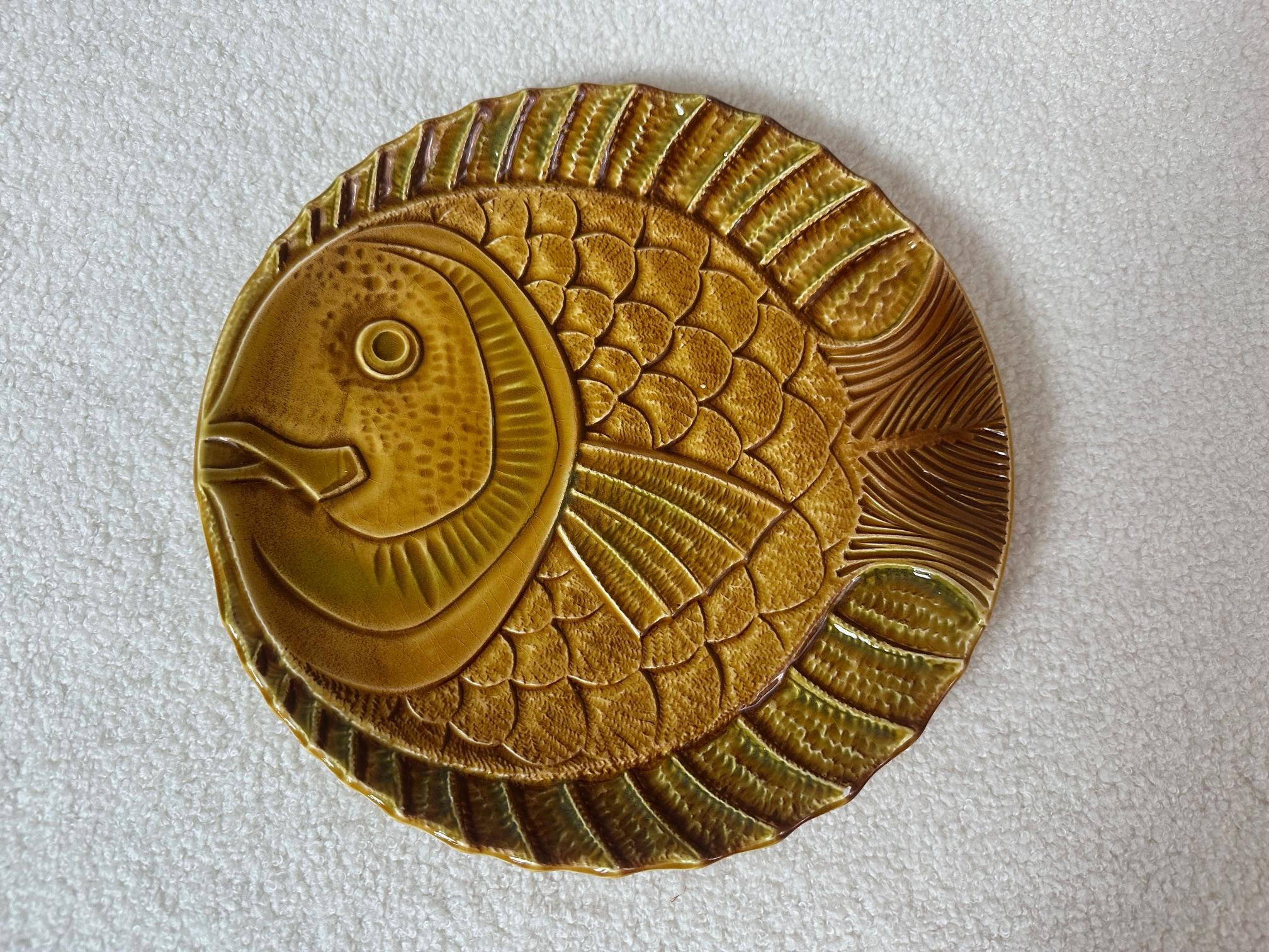 20th century Set of Sarreguemines Ceramic Fish Serveware, 1950s For Sale 8
