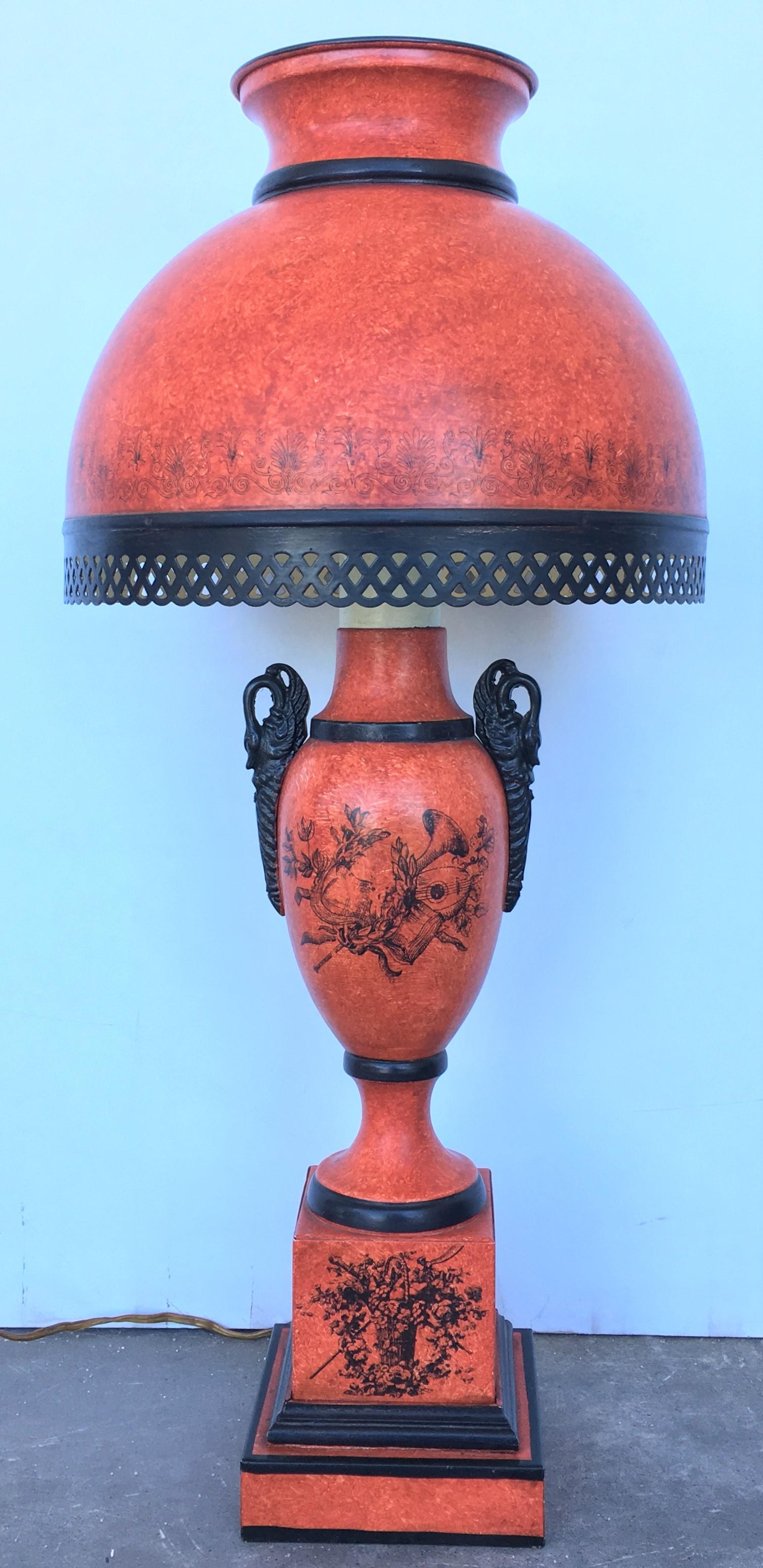Set von sieben roten Sang-de-Boeuf-Tischlampen mit Ornamentmotiven aus dem 20. Jahrhundert (Italienisch)