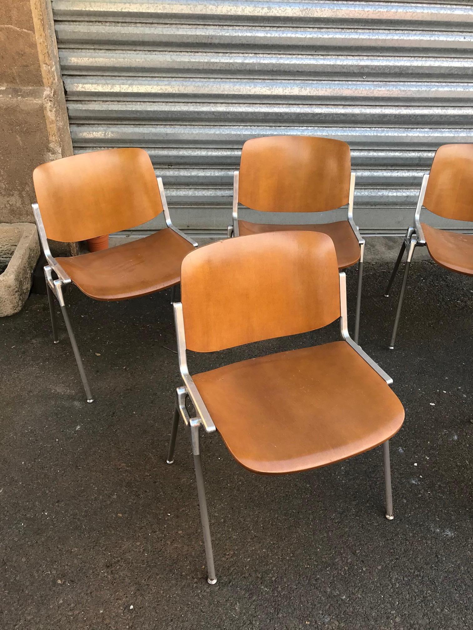 Italian 20th Century Set of Six Vintage Wooden Giancarlo Piretti Chairs, 1960s