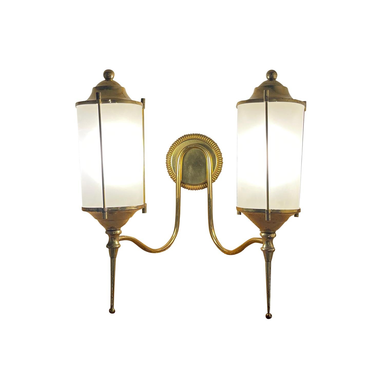 20th Century Set of Three Double Light Appliqués, Italian Brass Wall Sconces In Good Condition For Sale In West Palm Beach, FL