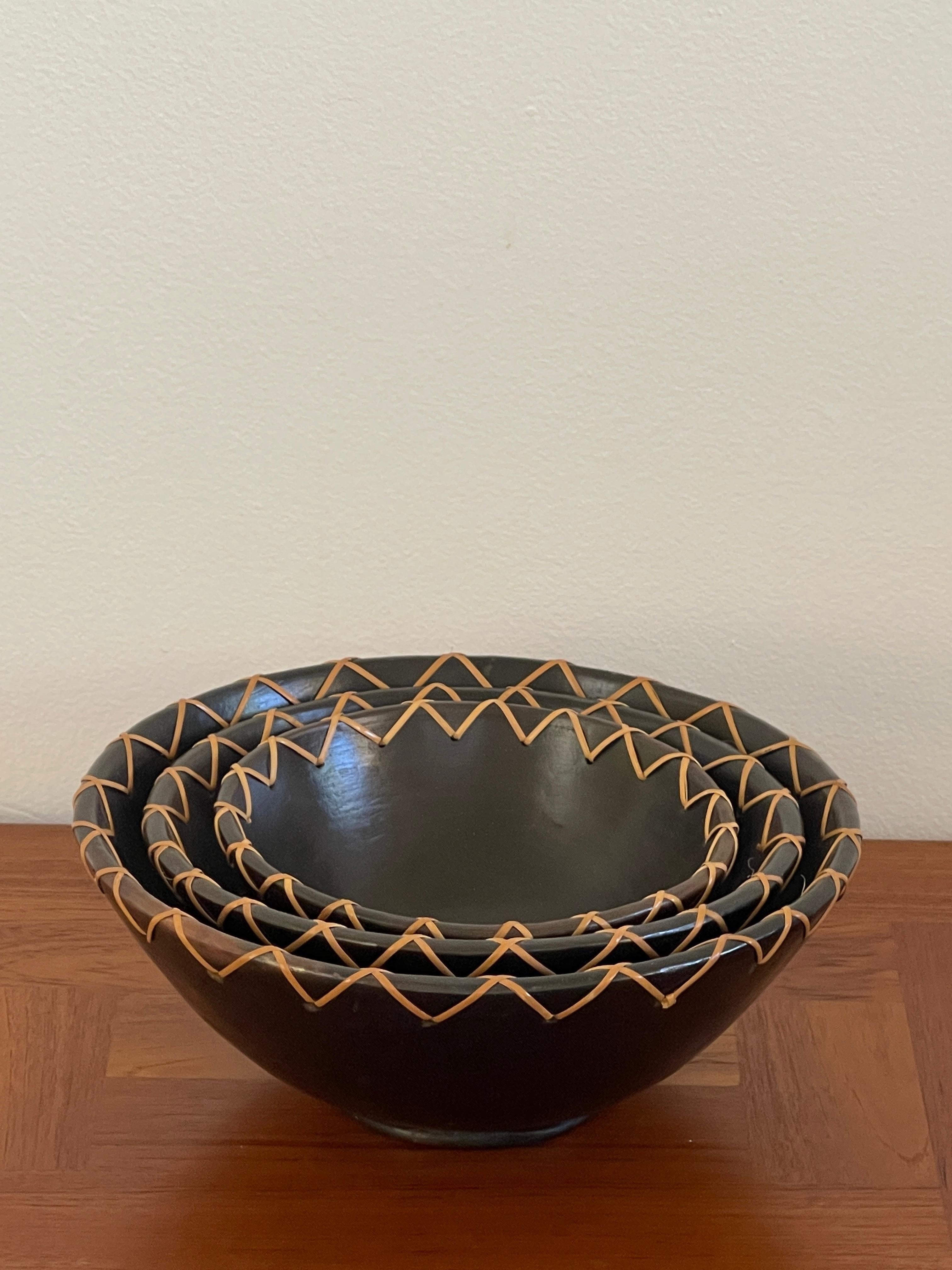 20th Century Set of Three Indonesian Clay Bowls For Sale 6