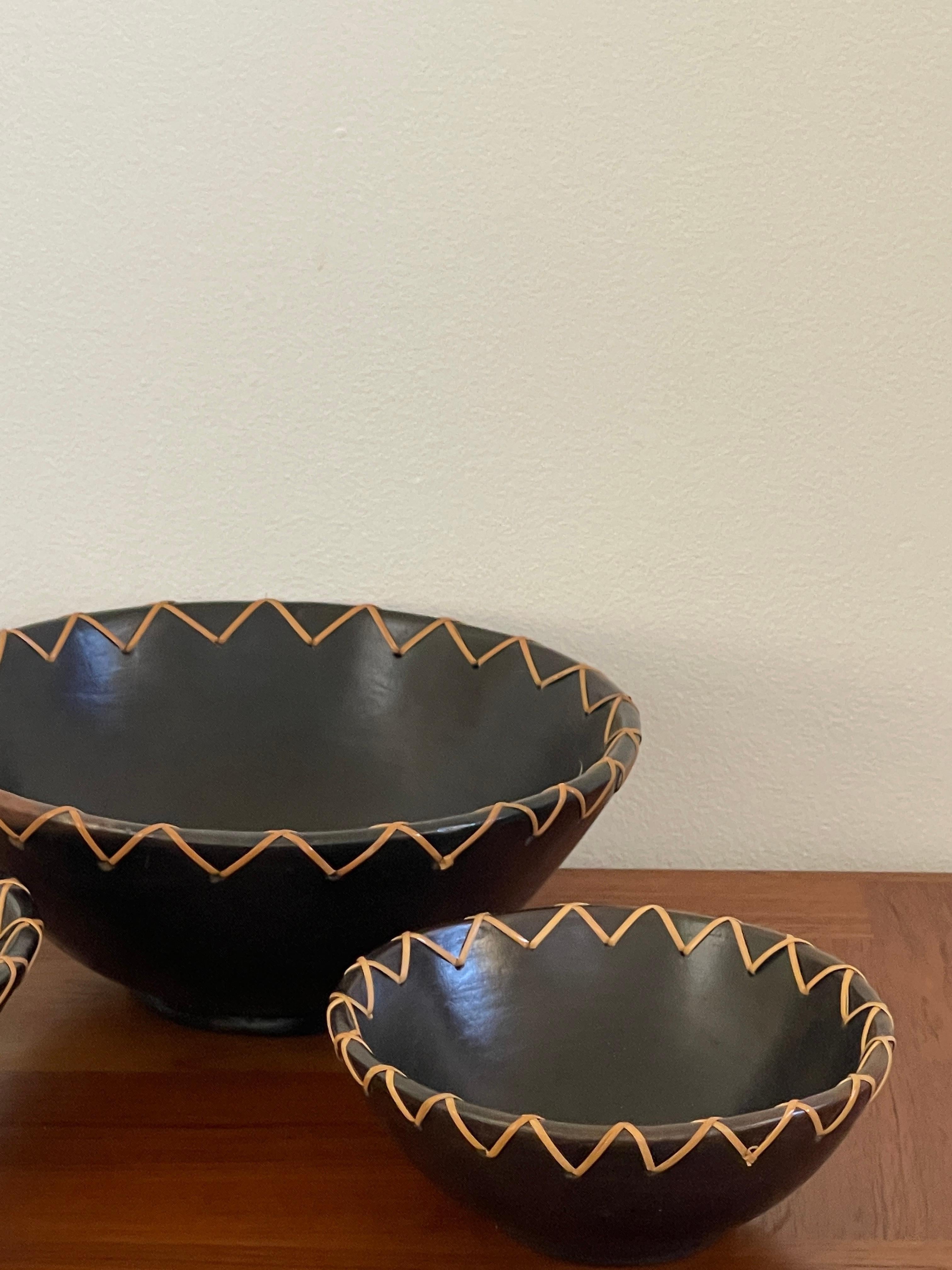 20th Century Set of Three Indonesian Clay Bowls For Sale 8
