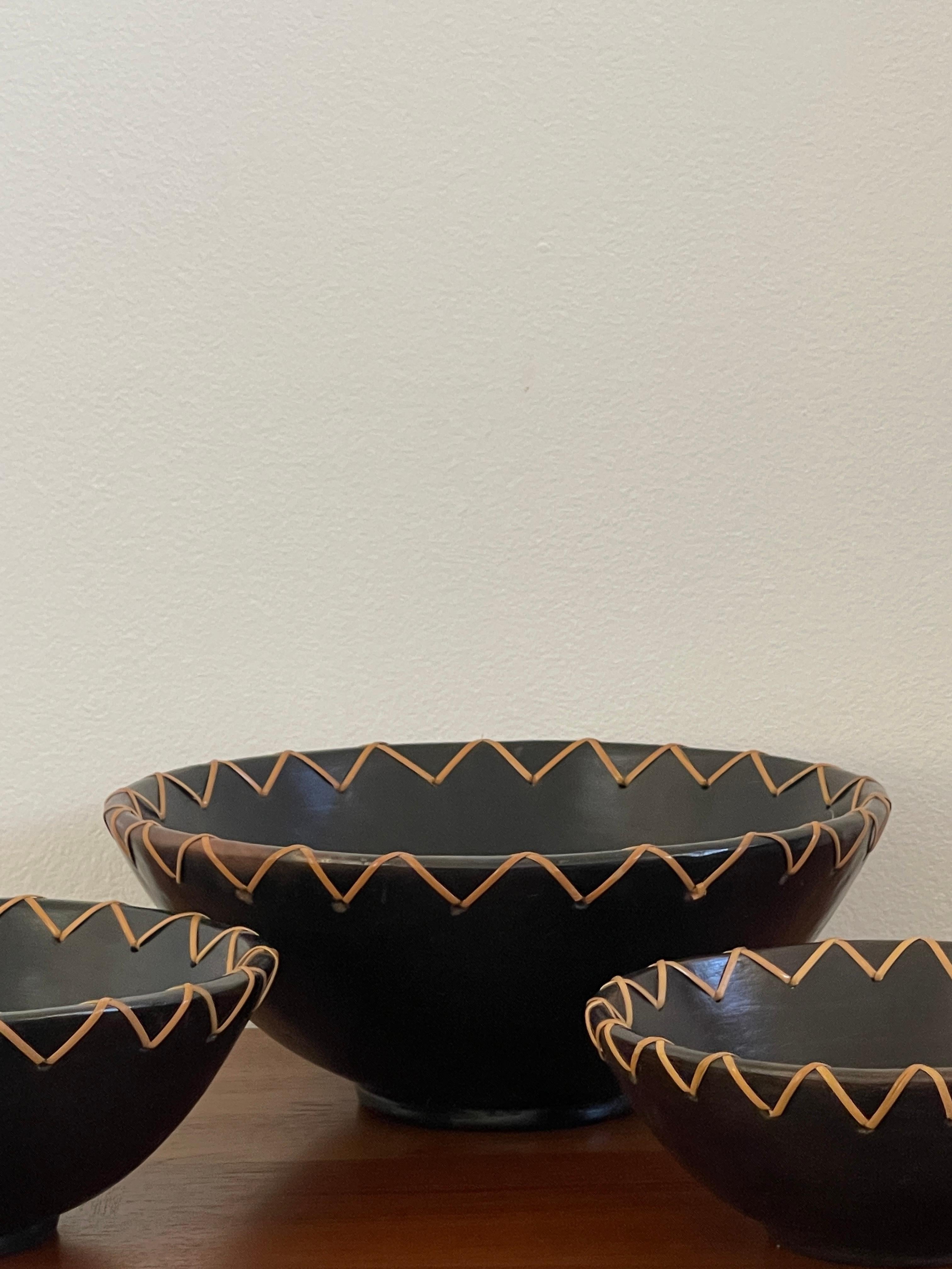 20th Century Set of Three Indonesian Clay Bowls For Sale 10