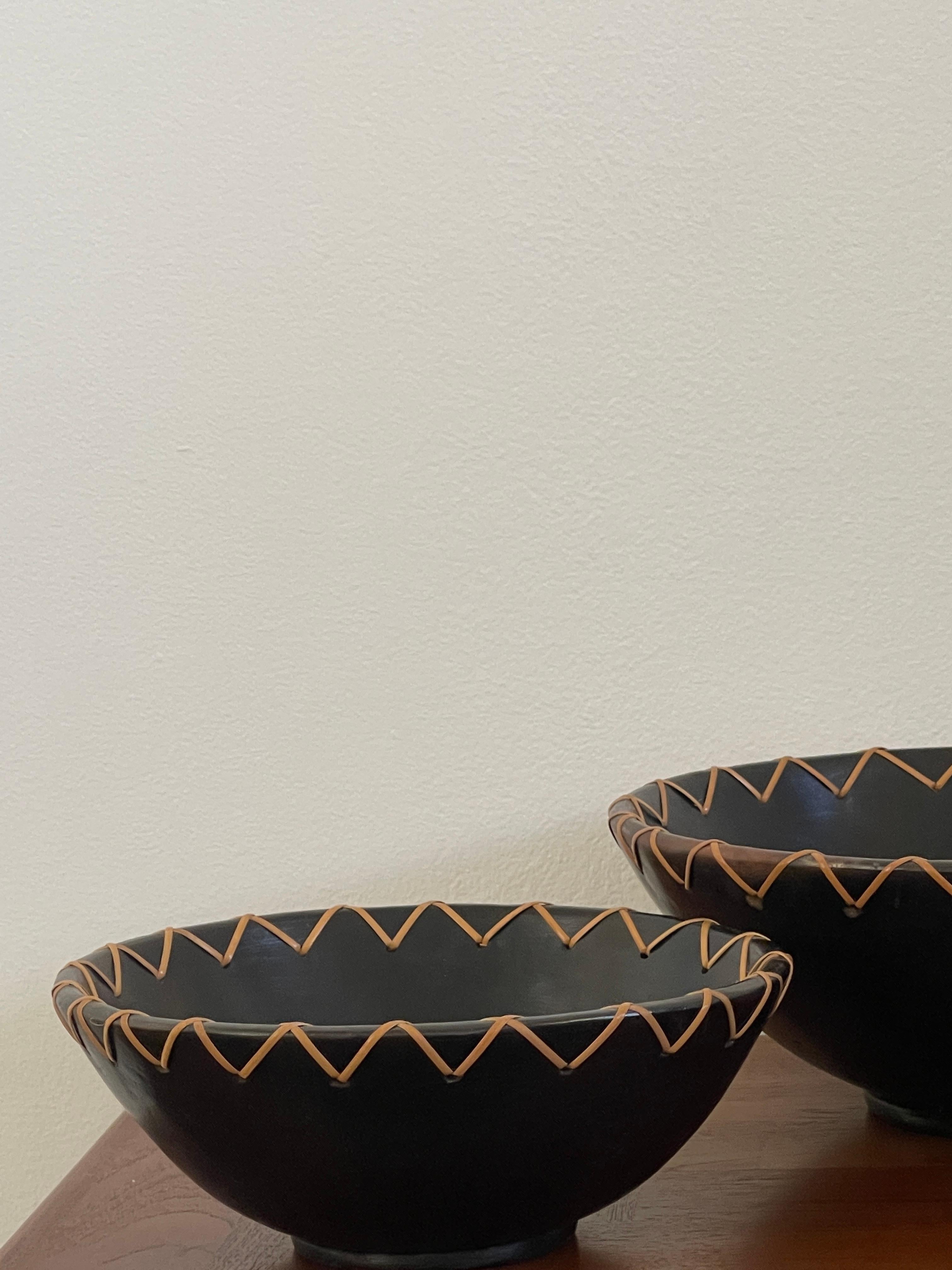 20th Century Set of Three Indonesian Clay Bowls For Sale 12