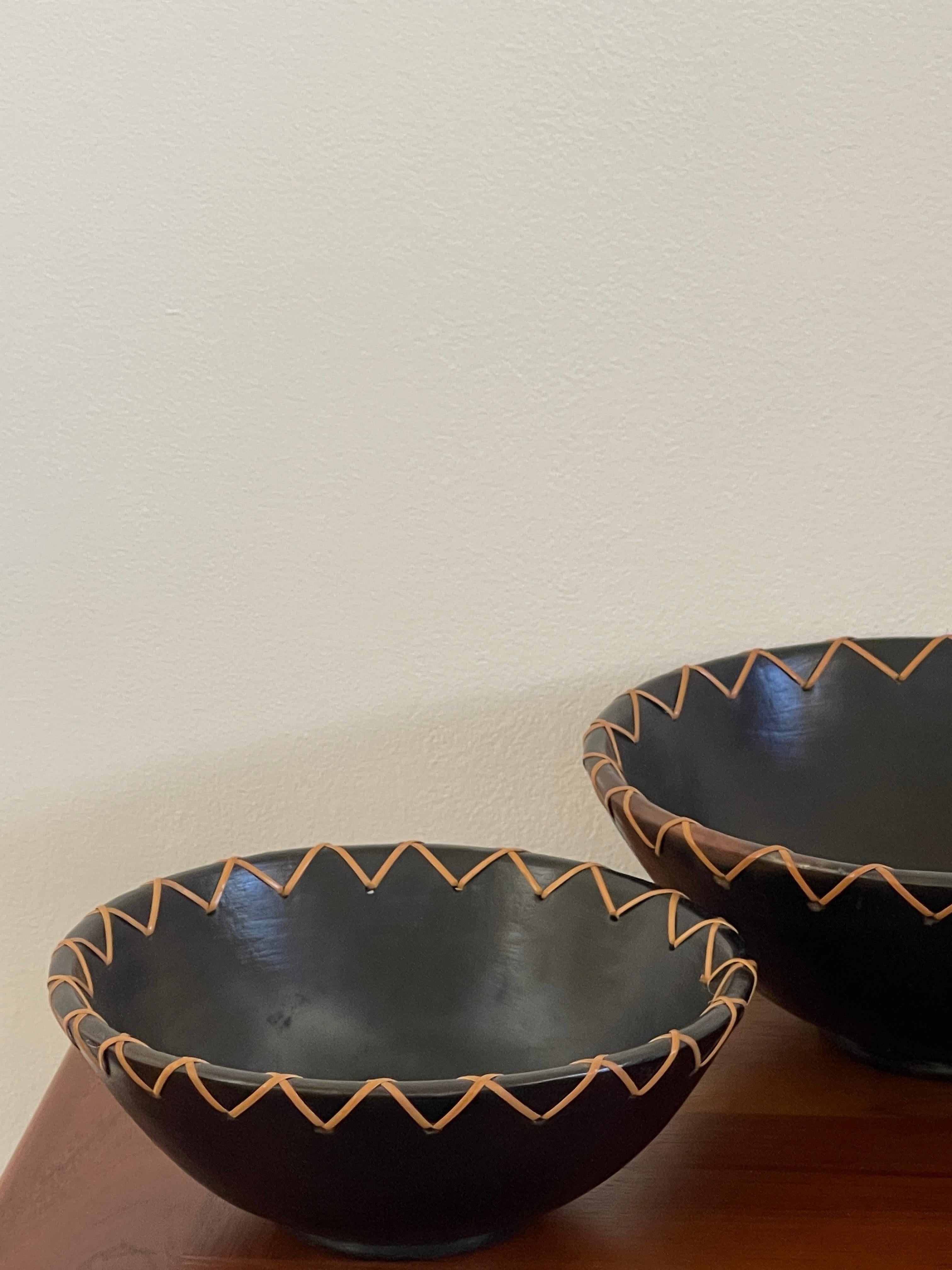 20th Century Set of Three Indonesian Clay Bowls For Sale 13