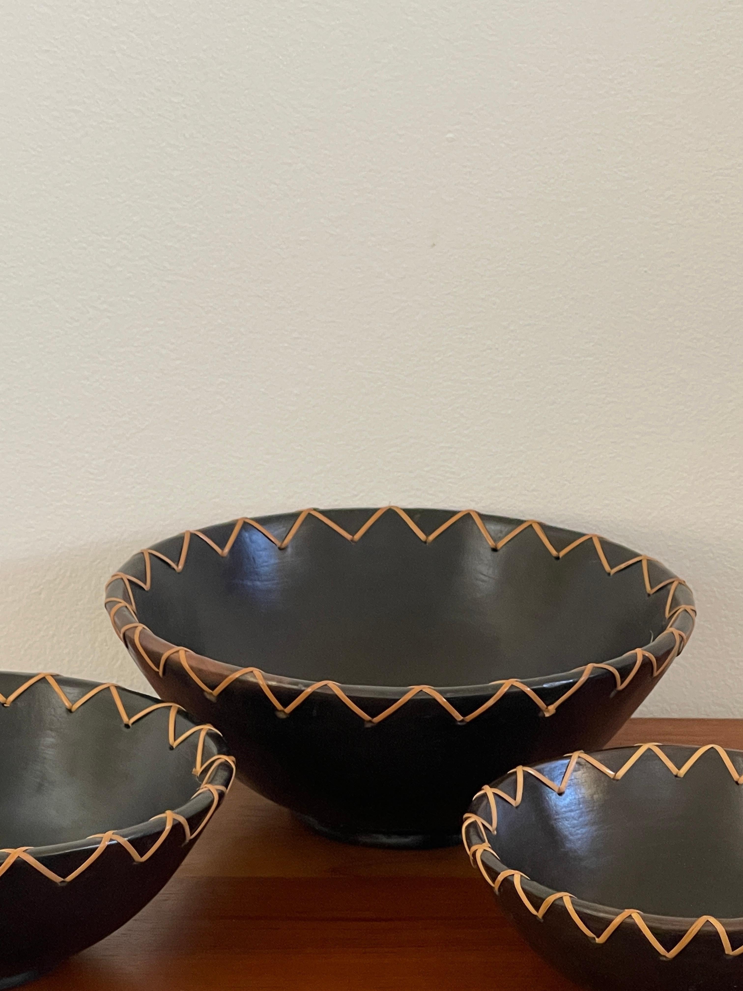 20th Century Set of Three Indonesian Clay Bowls For Sale 14