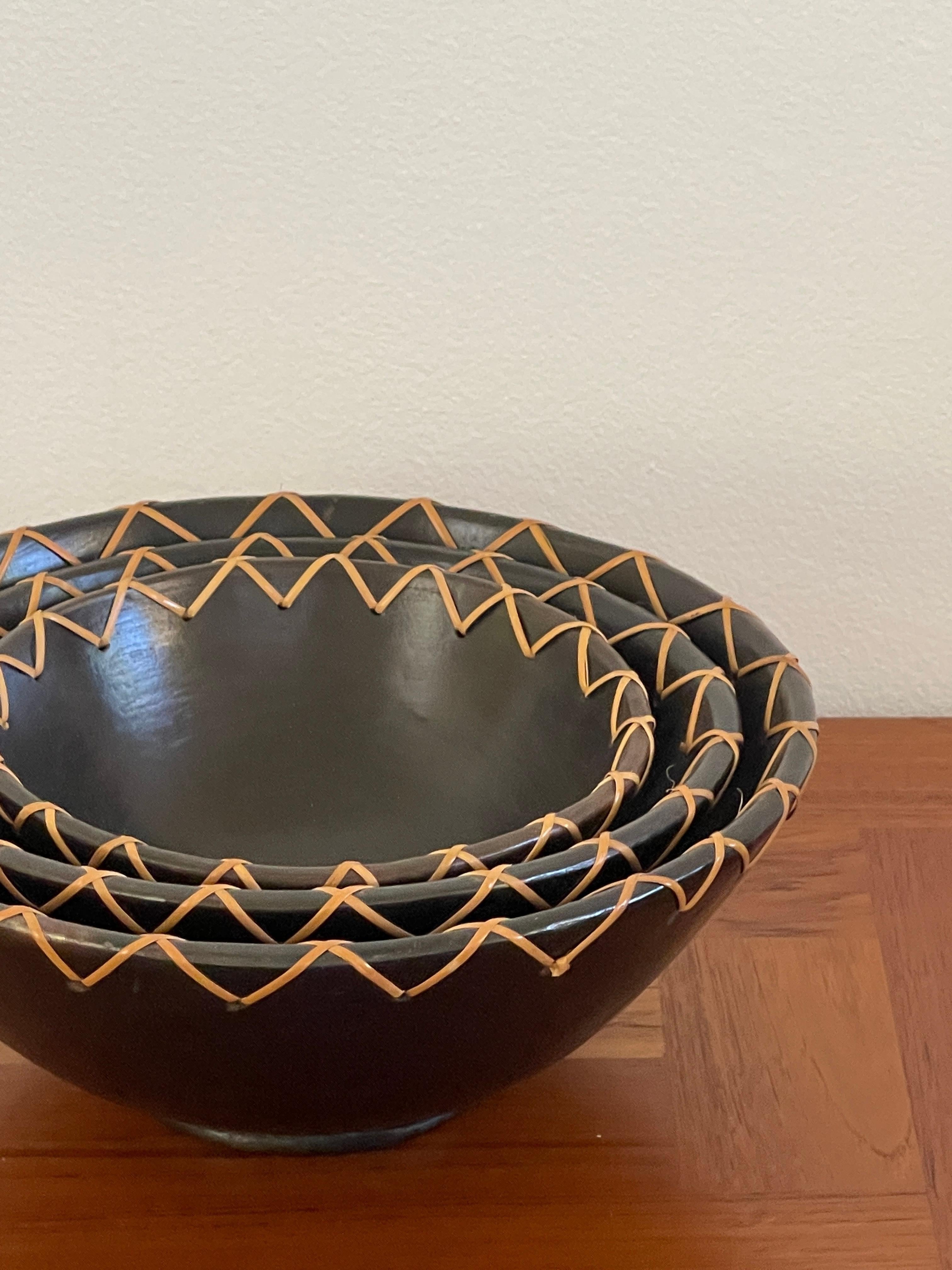 20th Century Set of Three Indonesian Clay Bowls For Sale 1