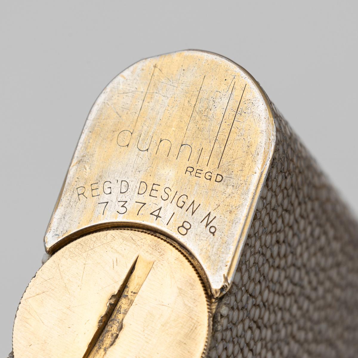 Briquet de table Dunhill du 20e siècle en galuchat et panneaux tournés à l'or, c.C.1950 en vente 11