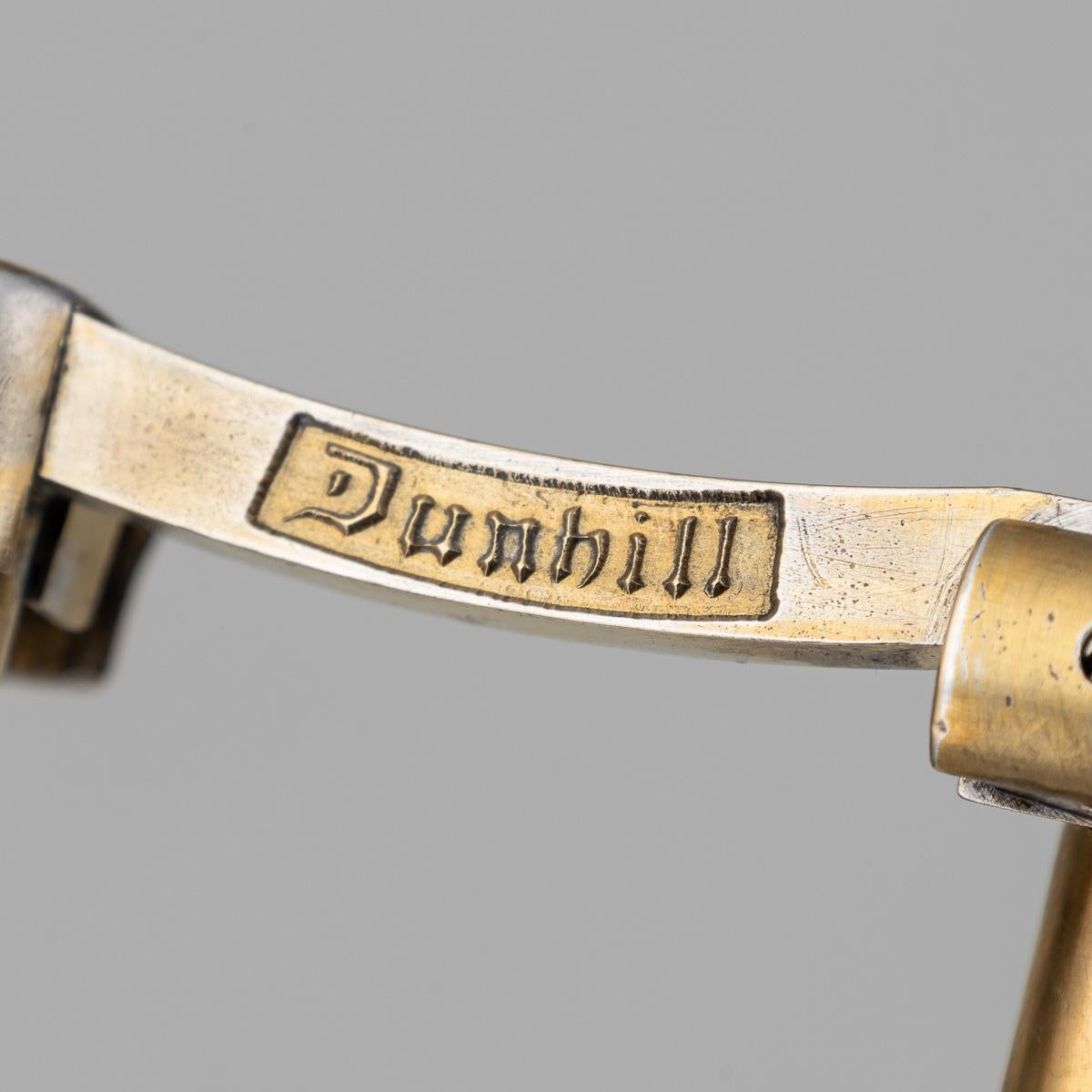 Briquet de table Dunhill du 20e siècle en galuchat et panneaux tournés à l'or, c.C.1950 en vente 1