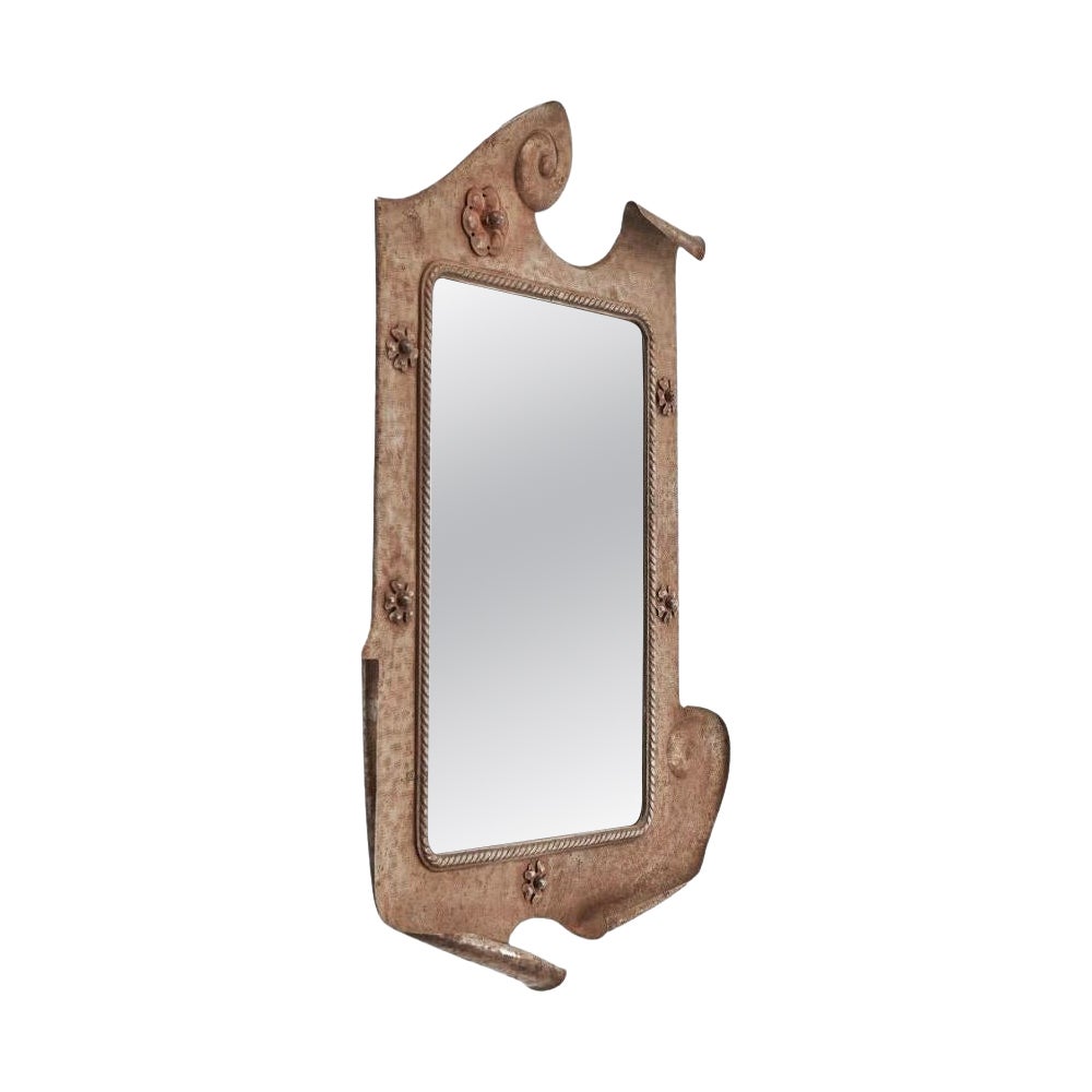 Miroir en tôle martelée du 20e siècle en vente
