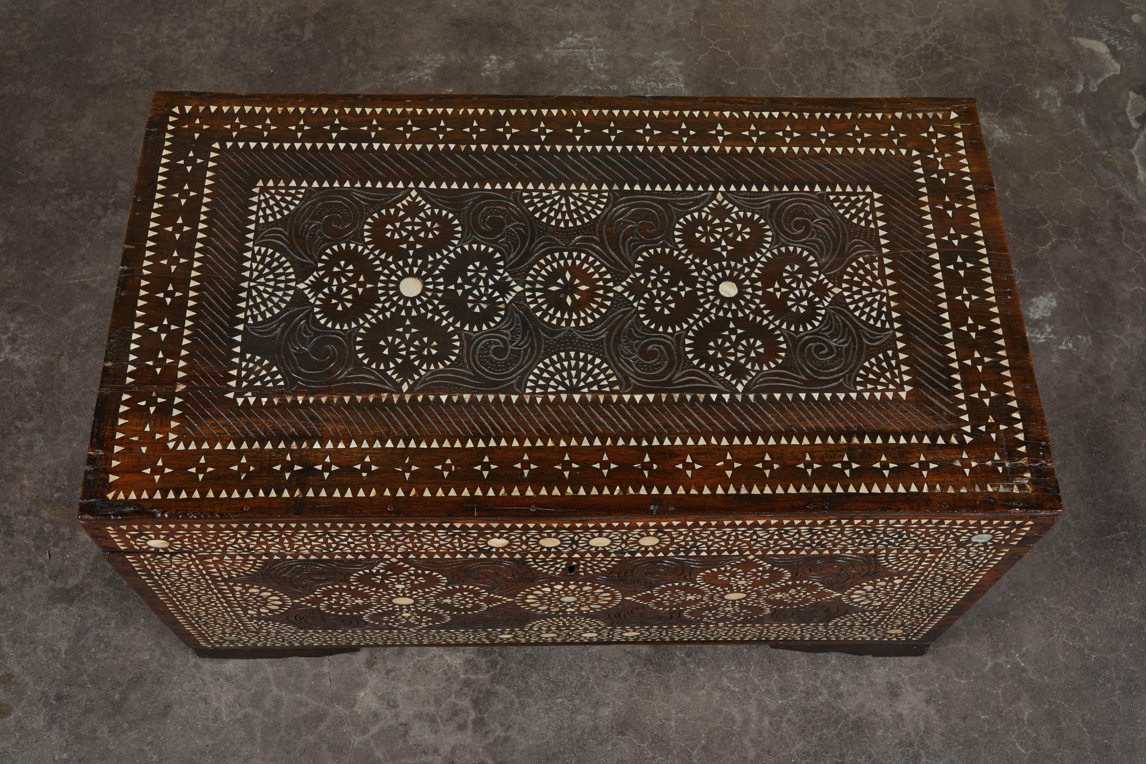 20th Century Shell Inlaid Filipino Trunk In Good Condition In Pasadena, CA
