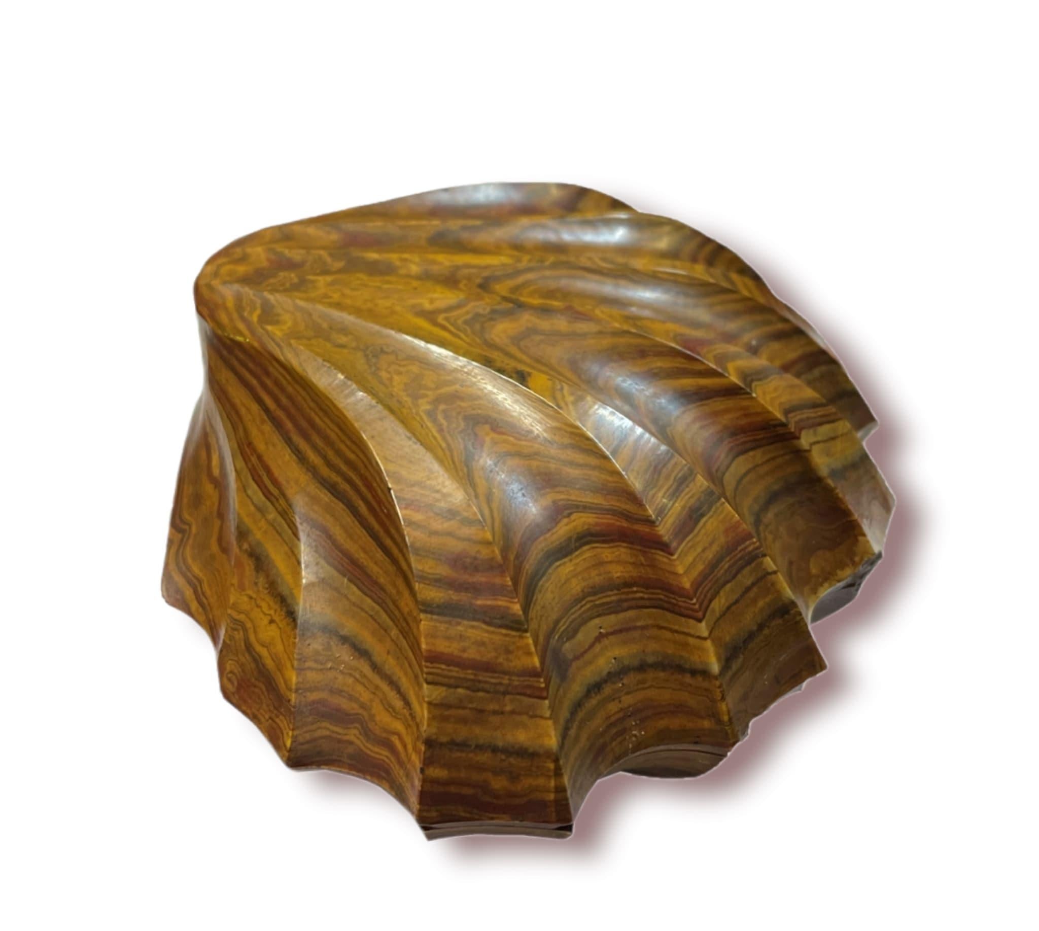 20th Century, Shell-Shaped Casket in Sicilian Jasper Marble In Good Condition For Sale In PALERMO, IT