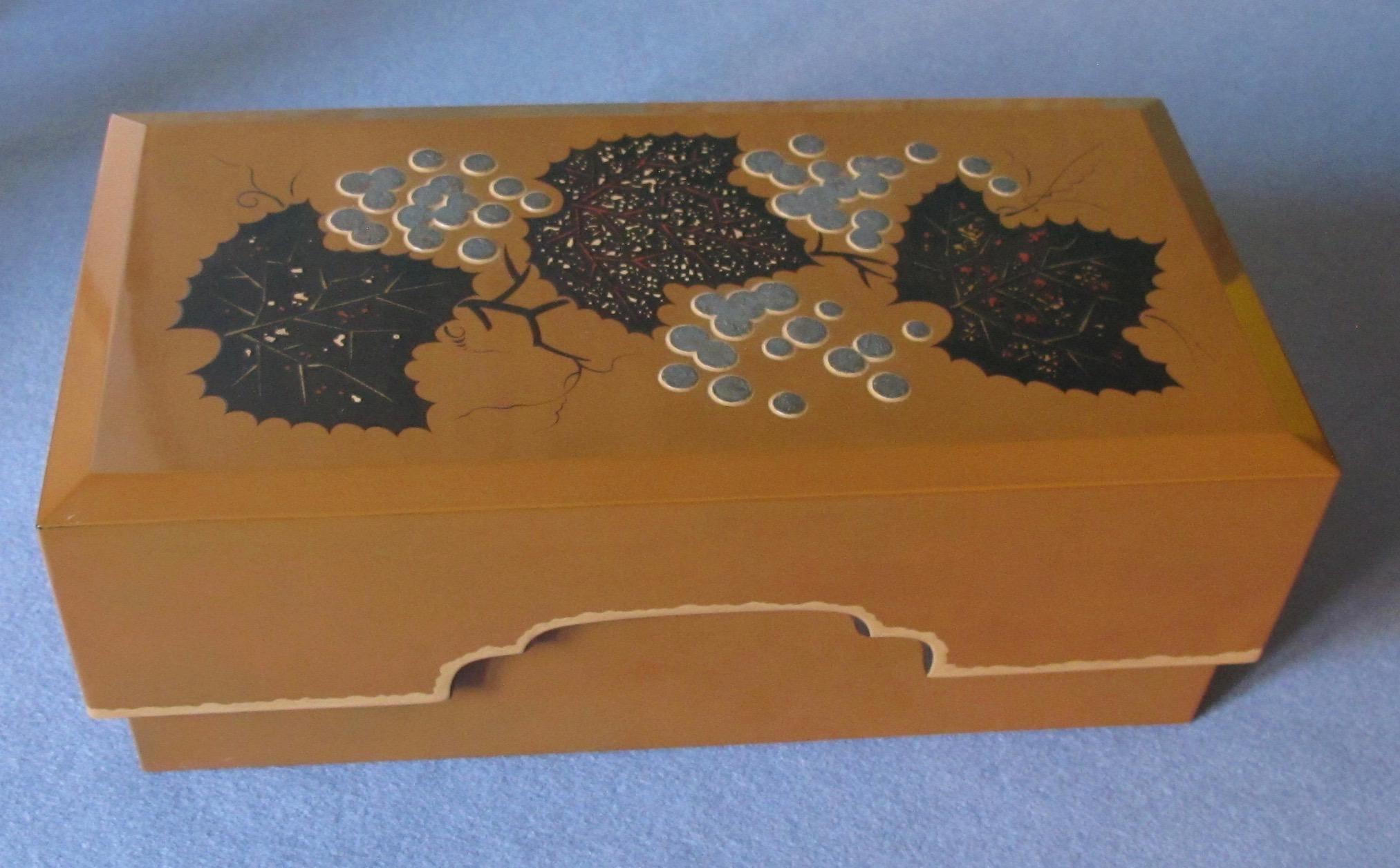 Japanese 20th Century Shikken Domoto Lacquer Box For Sale
