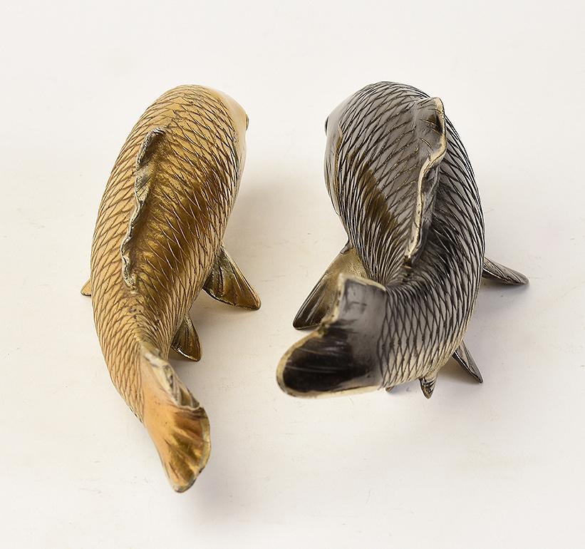 20th Century, Showa, A Pair of Japanese Bronze Koi Carp Fish with Artist Sign For Sale 3