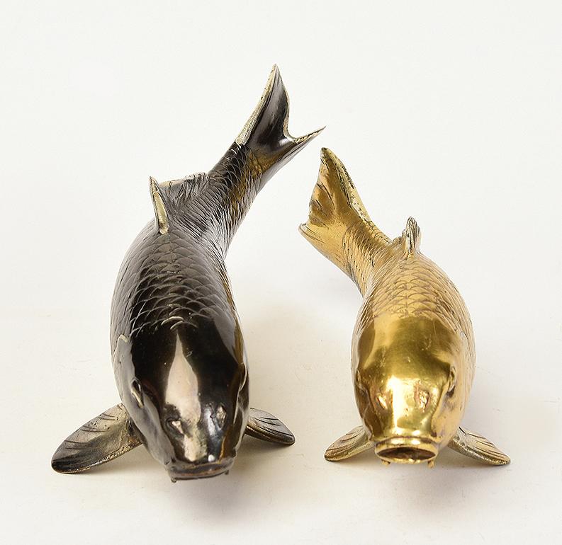 20th Century, Showa, A Pair of Japanese Bronze Koi Carp Fish with Artist Sign For Sale 2