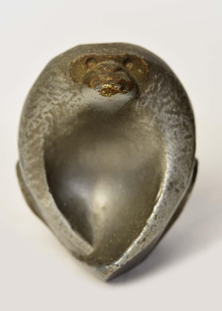 Ferronnerie 20ème siècle, Showa, ensemble de singe japonais en bronze avec étiquette d'artiste en vente