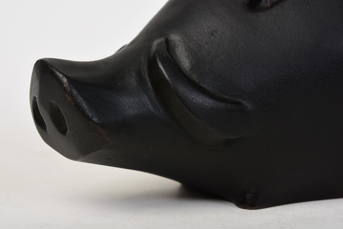 Japanese bronze animal boar with artist sign.

Age: Japan, Showa Period, 20th Century
Size: Height 10.3 C.M. / Width 8.5 C.M. / Length 23.2 C.M.
Condition: Nice condition overall.
 