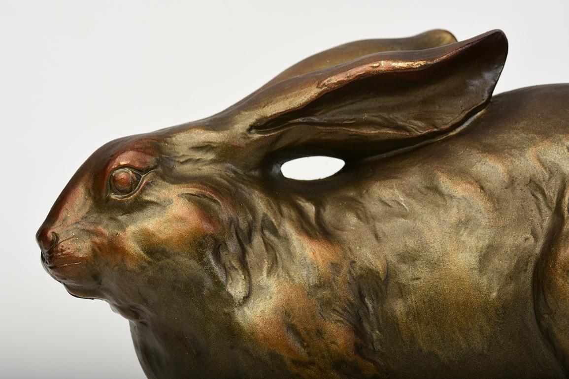 20th Century, Showa, Japanese Bronze Animal Rabbit Hollow Sculpture In Good Condition For Sale In Sampantawong, TH