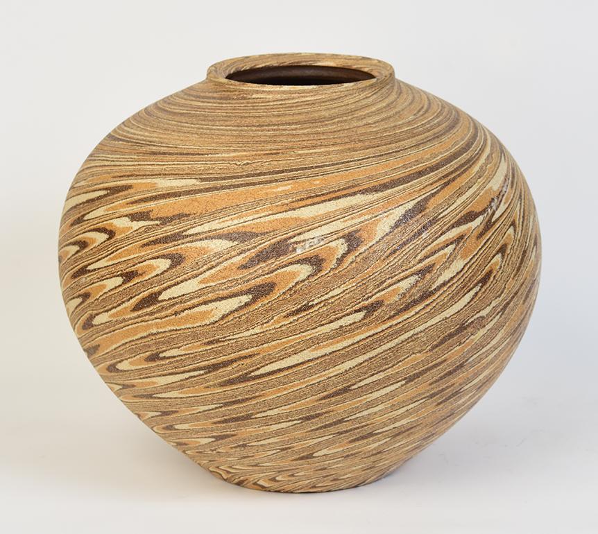 20th Century, Showa, Japanese Ceramic Globular Vase 2