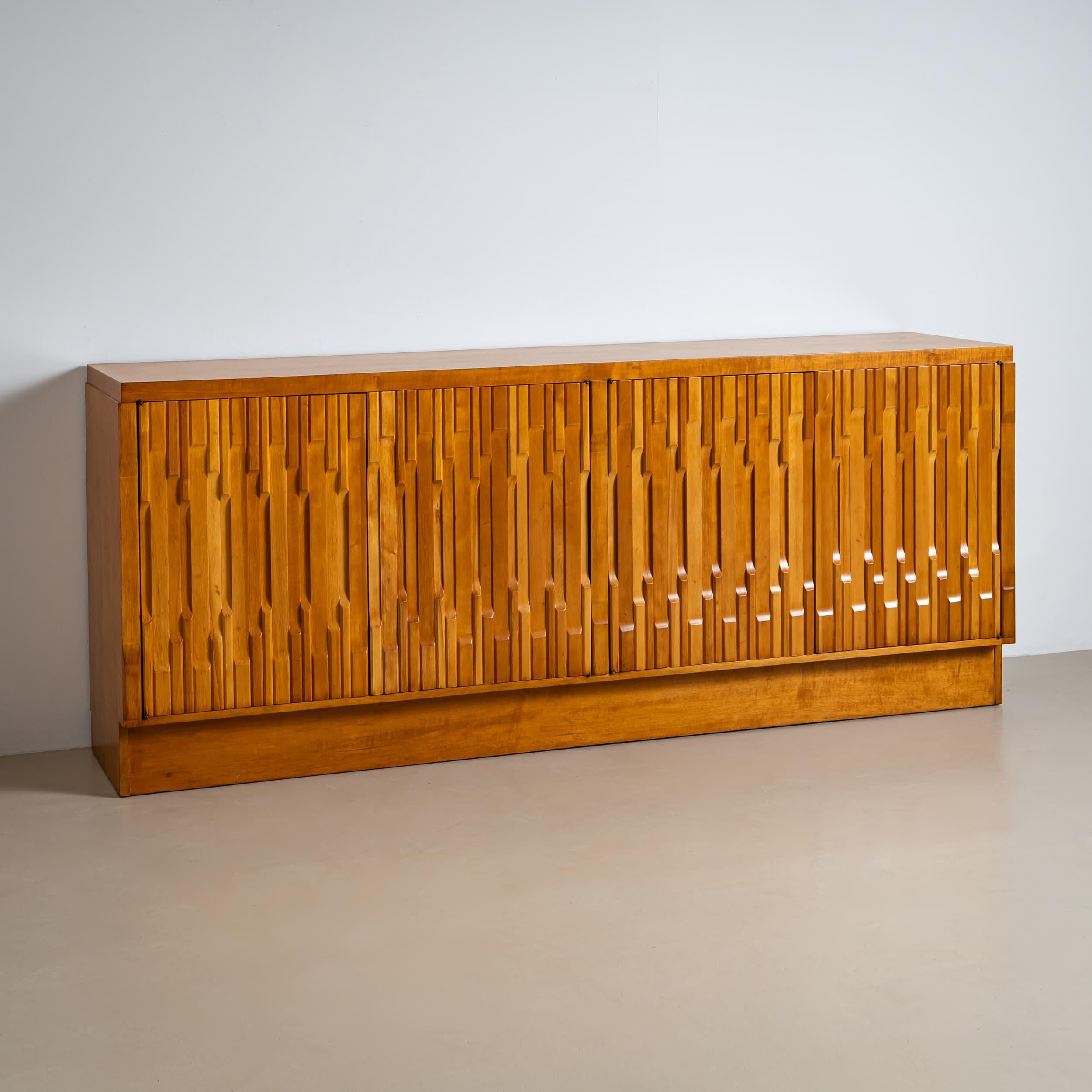 20th Century Sideboard in the style of Luciano Frigerio, Italy 1970s In Good Condition For Sale In New York, NY