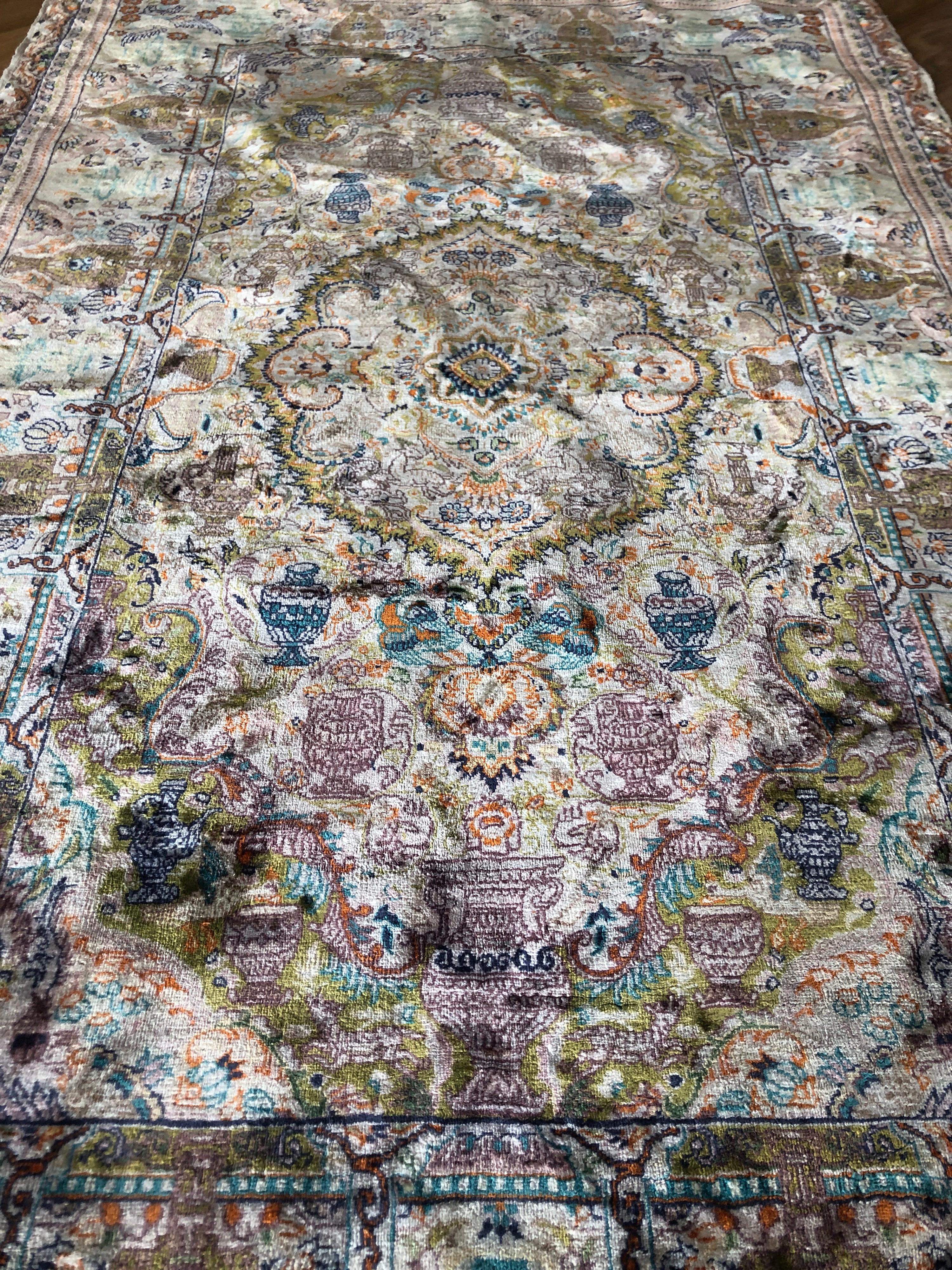 Asian 20th Century Silk Handmade Carpet in Light Colors For Sale