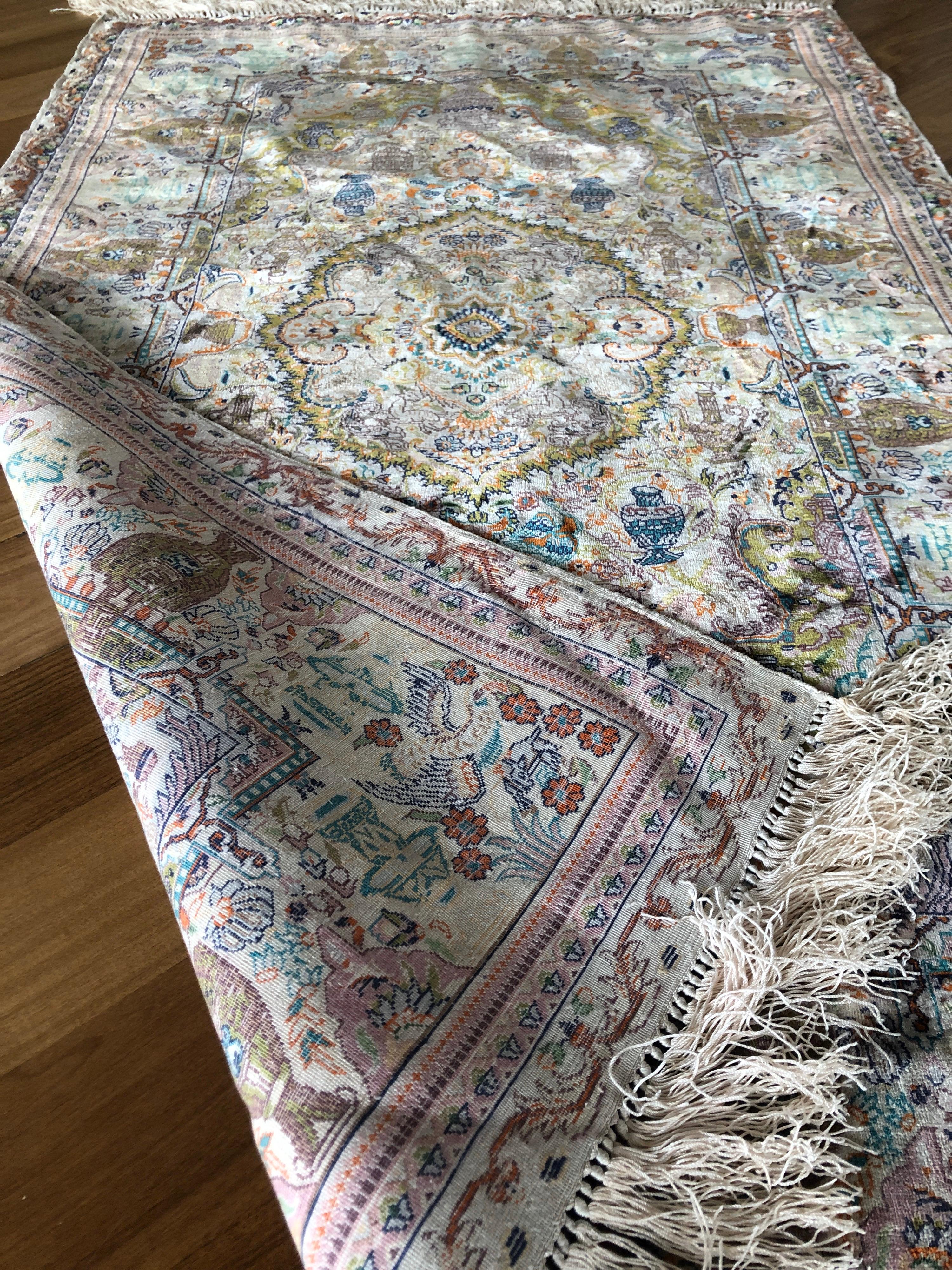 20th Century Silk Handmade Carpet in Light Colors In Good Condition For Sale In Sofia, BG