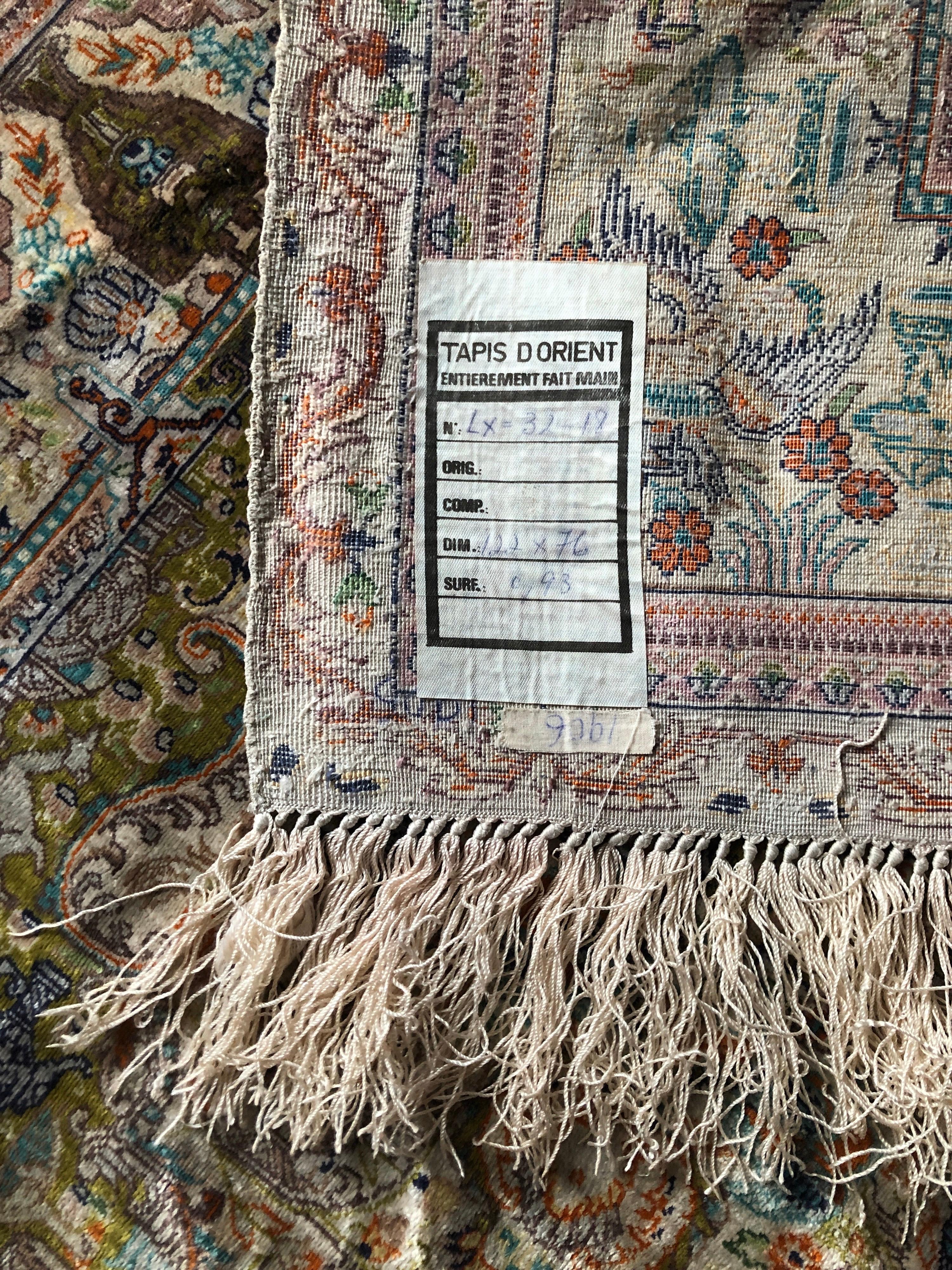 20th Century Silk Handmade Carpet in Light Colors For Sale 1