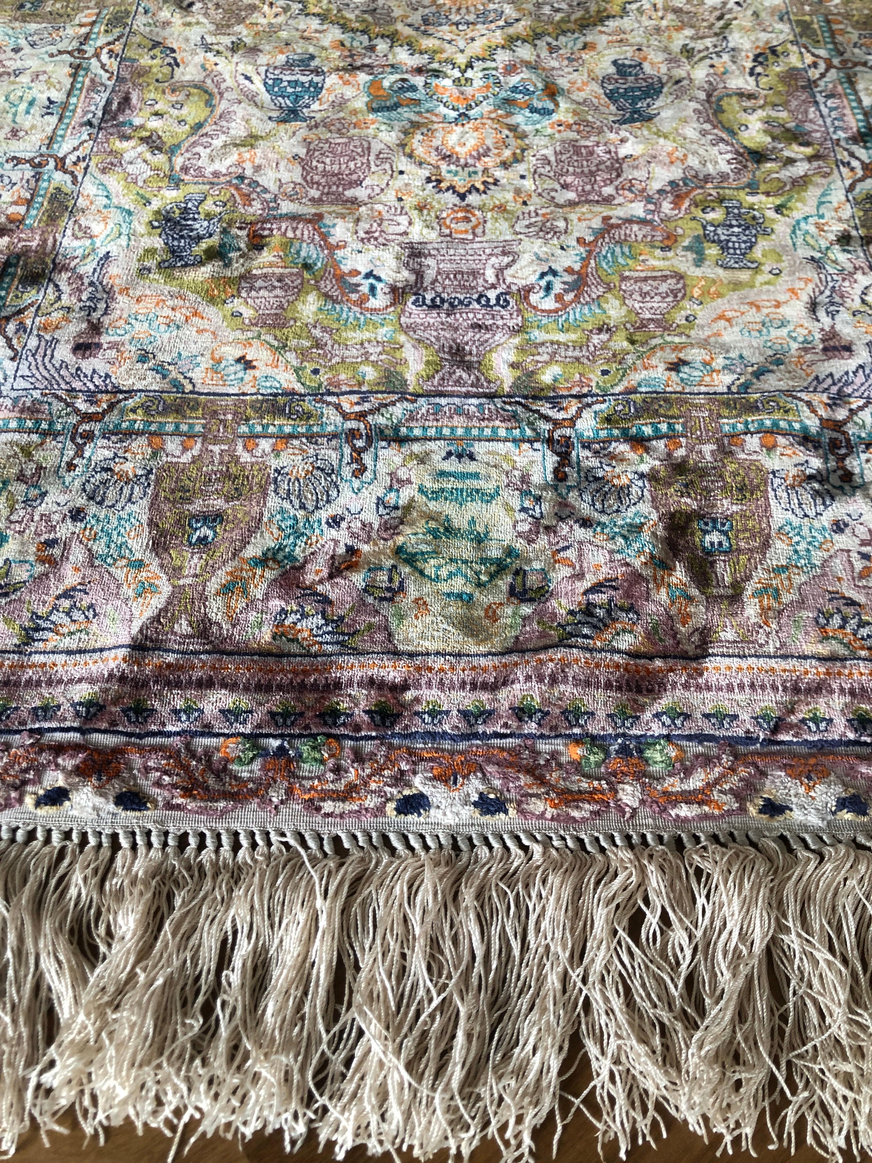 20th Century Silk Handmade Carpet in Light Colors For Sale 2