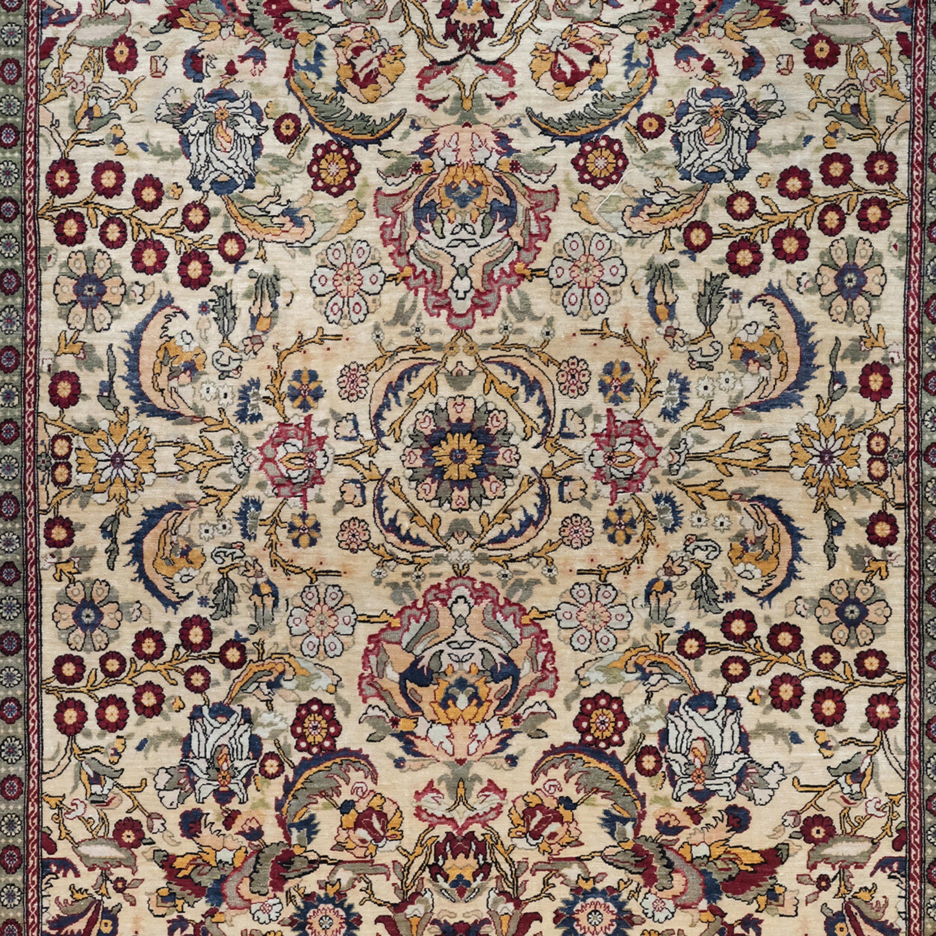 20th Century Silk Hereke Rug - Antique Turkish Rug, Silk Rug In Good Condition For Sale In Sultanahmet, 34