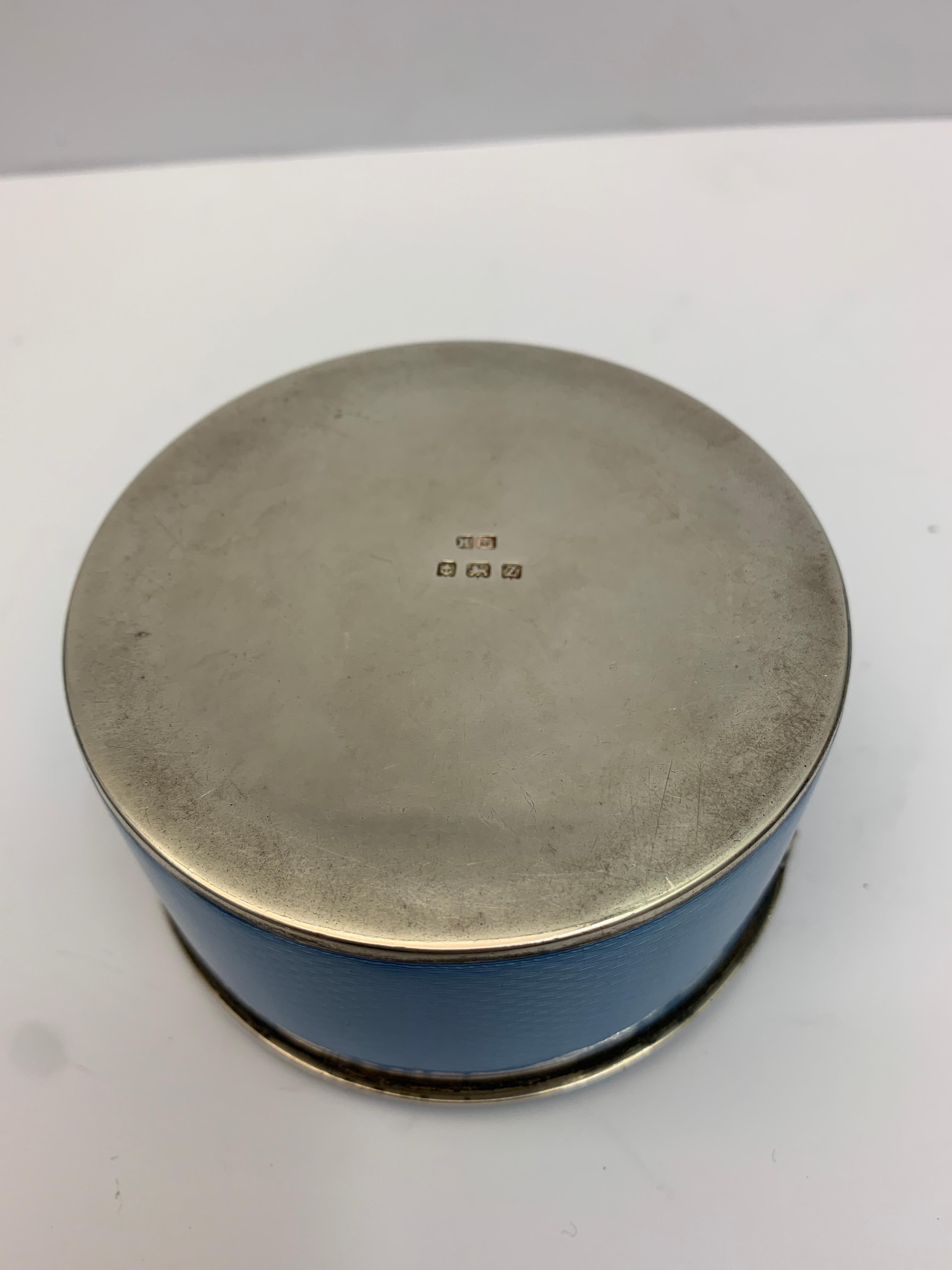 20th century Silver and blue enamel Oval Box In Good Condition For Sale In London, London