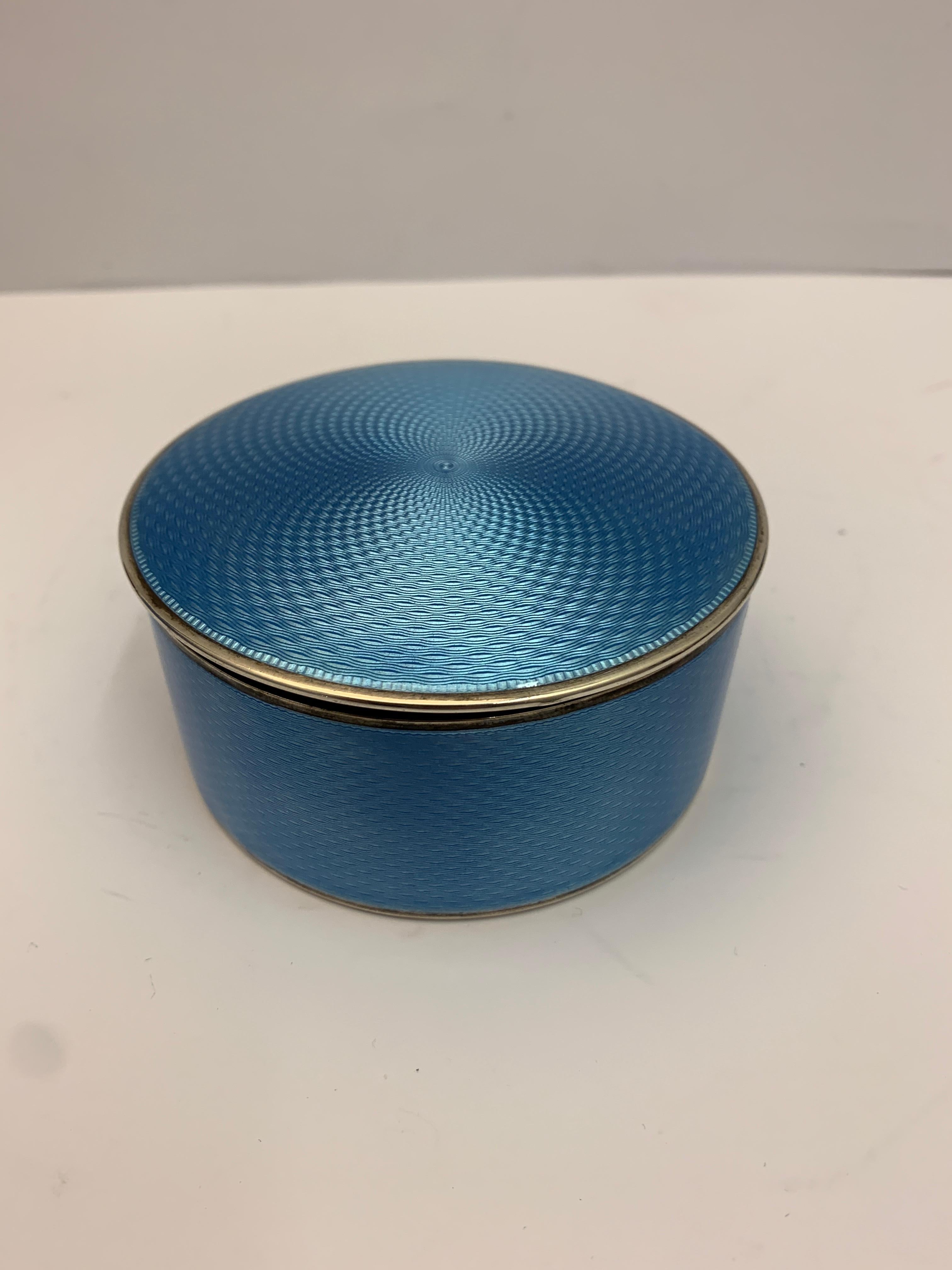 Early 20th Century 20th century Silver and blue enamel Oval Box For Sale